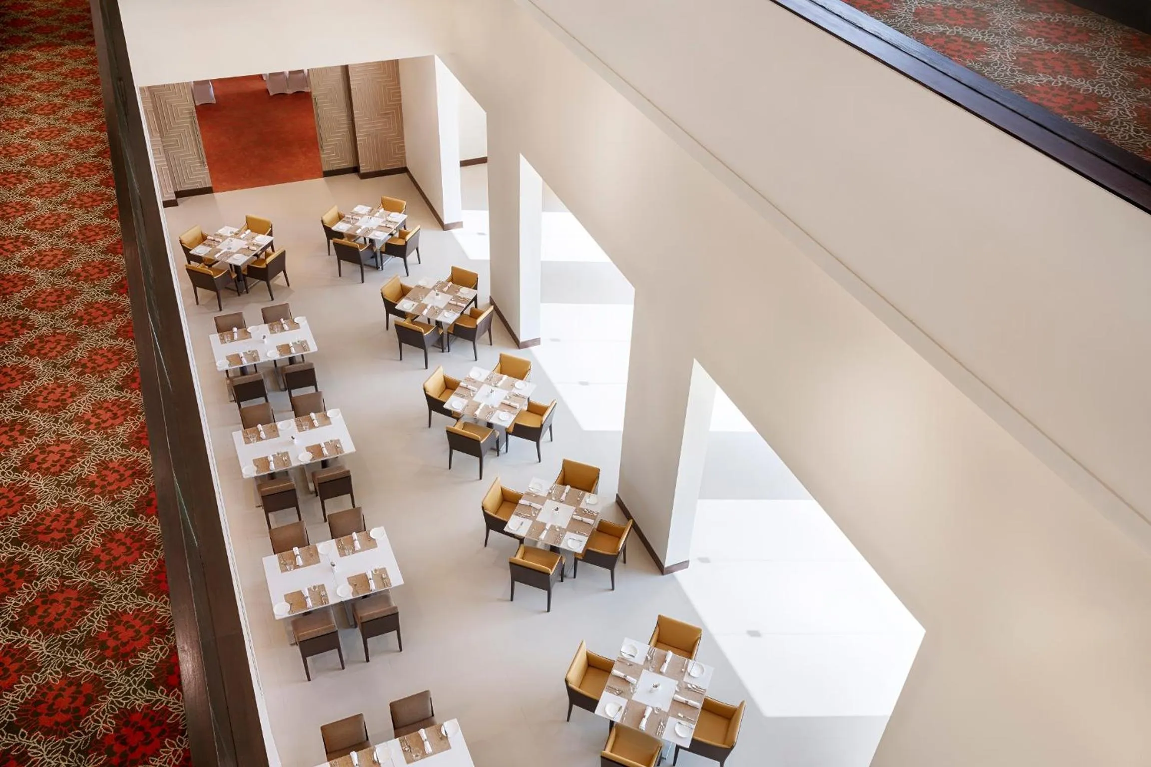 Restaurant/places to eat in Oaks Bodhgaya