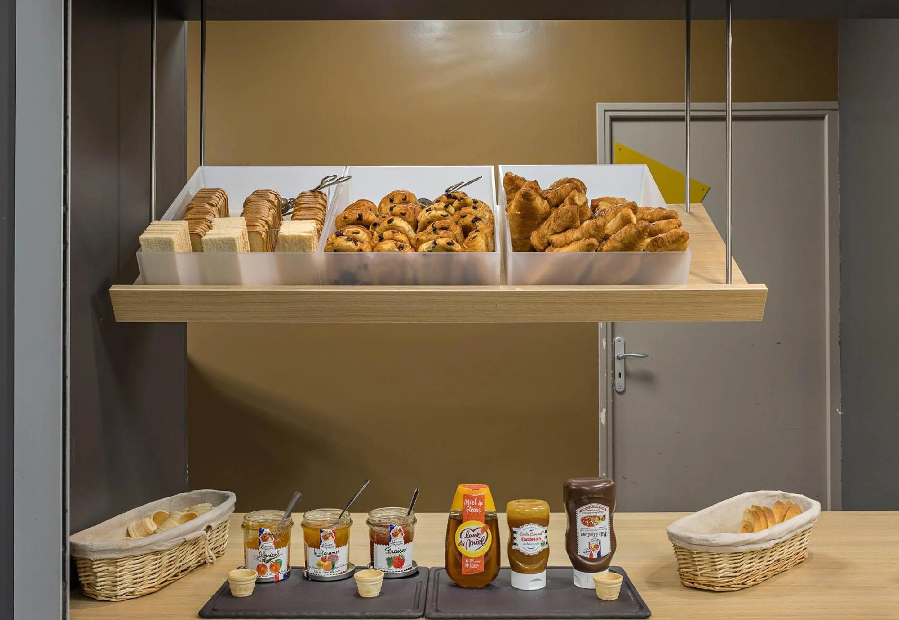 Buffet breakfast in B&B HOTEL Rouen Centre