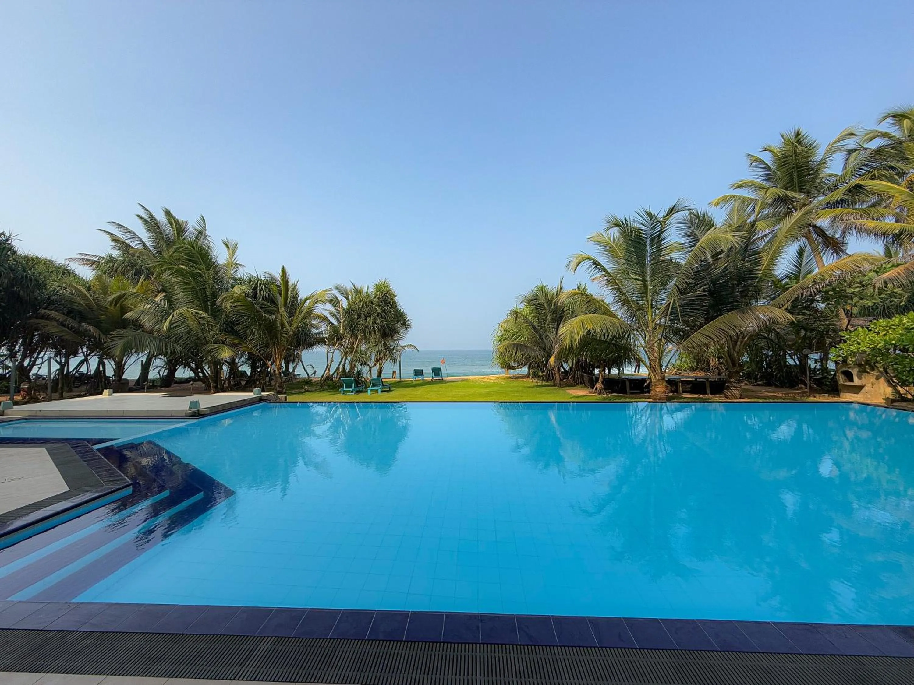 Day in Serendib Beach Hotel