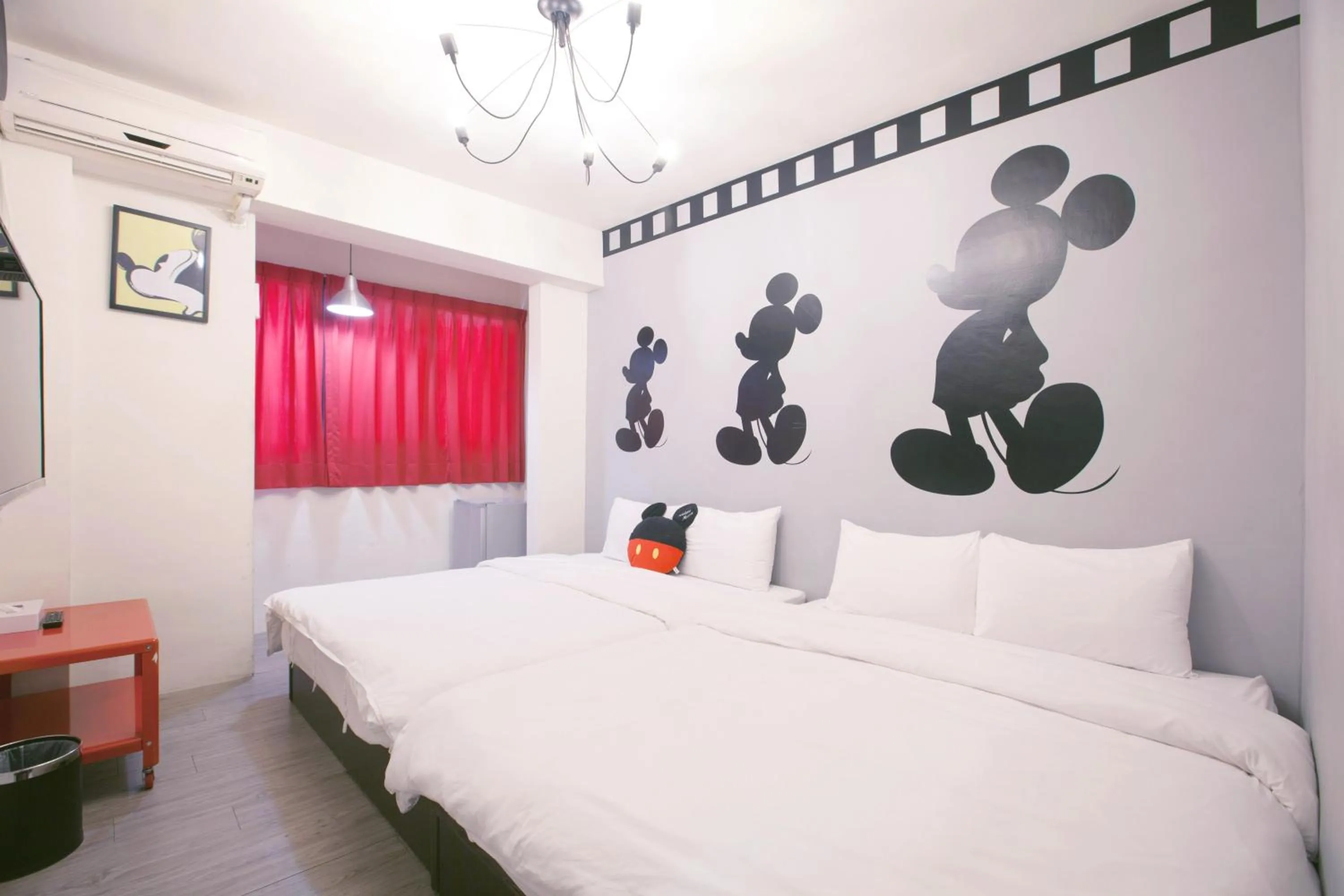 Decorative detail, Bed in Lè mù