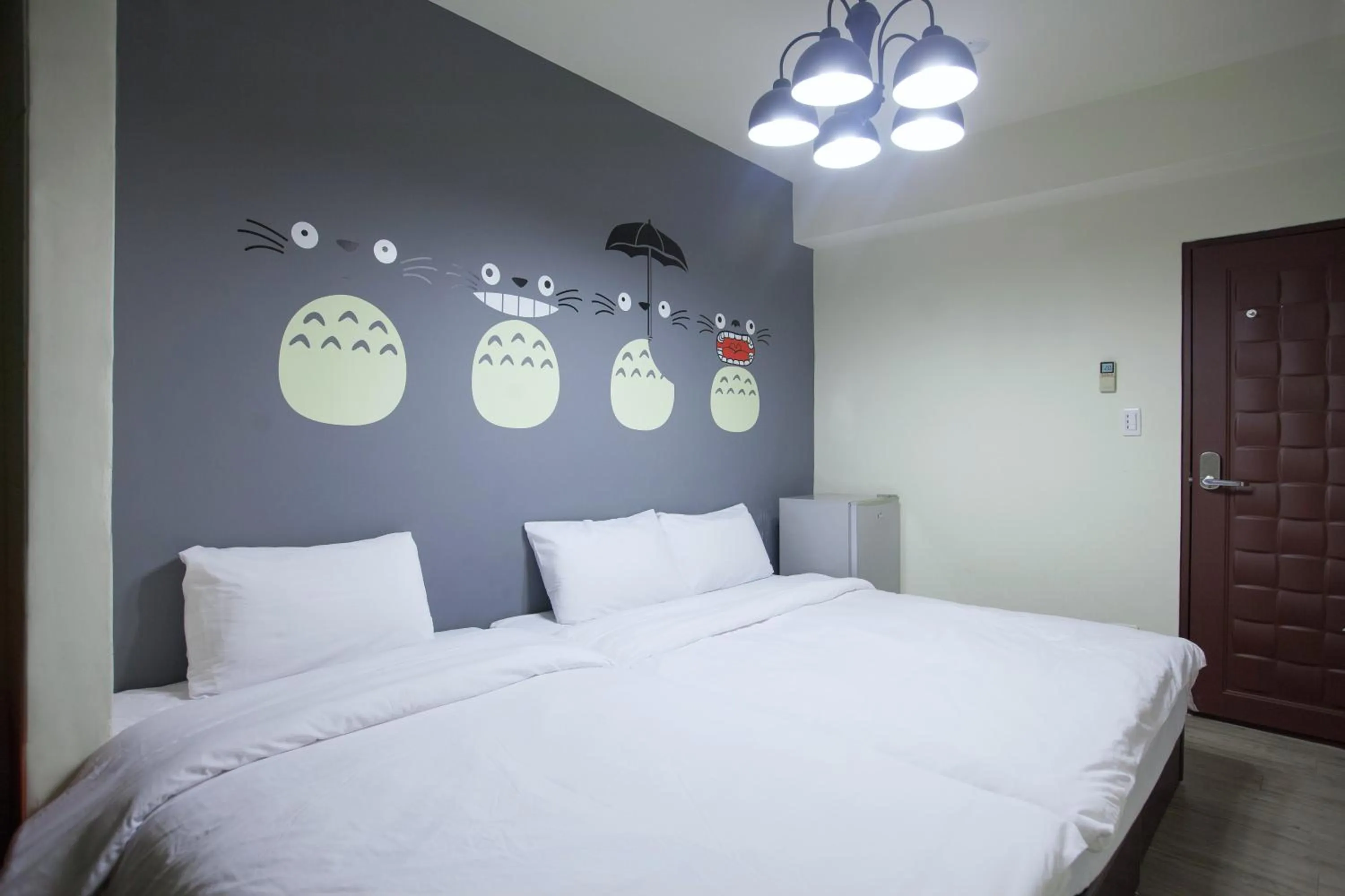 Decorative detail, Bed in Lè mù