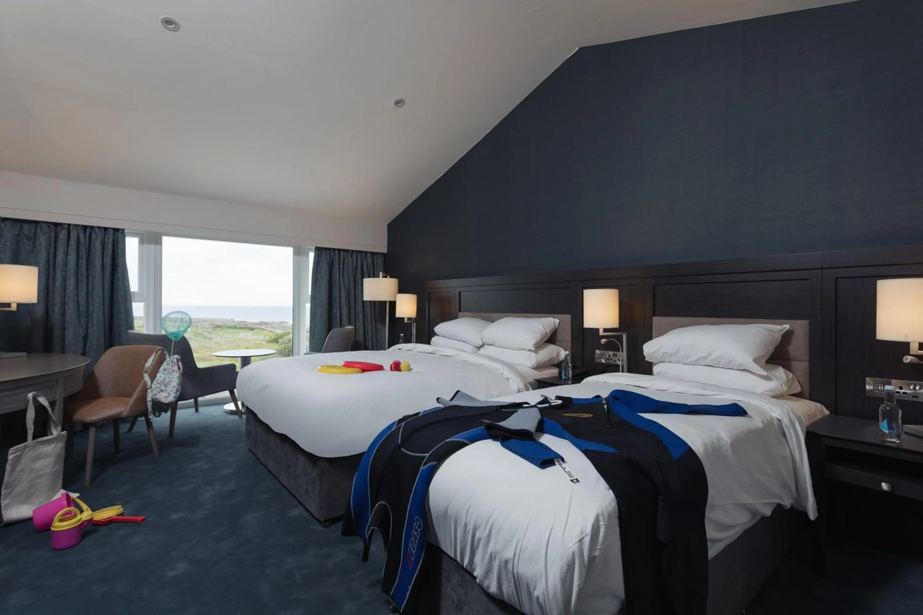 Bedroom, Bed in Connemara Coast Hotel