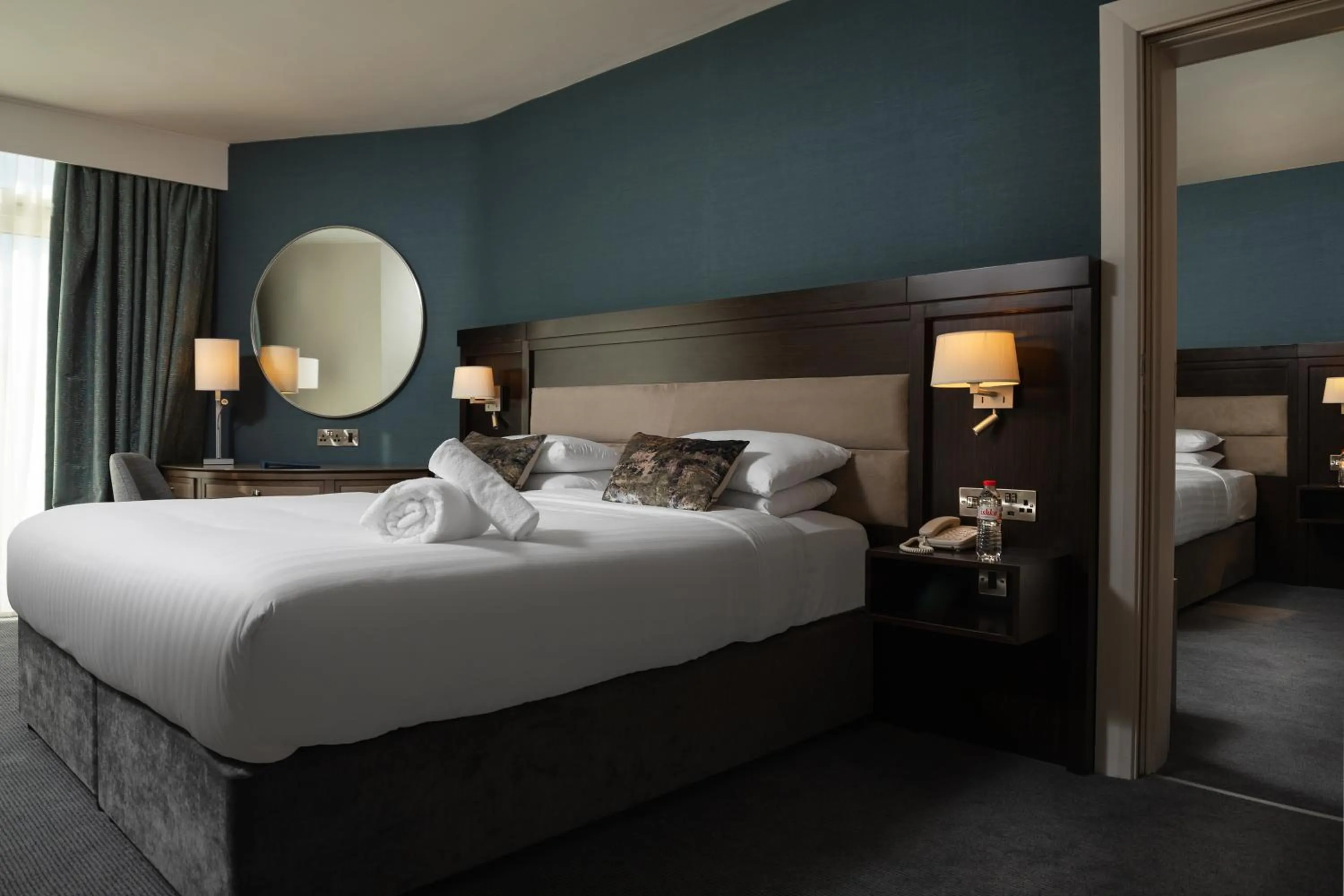 Bedroom, Bed in Connemara Coast Hotel