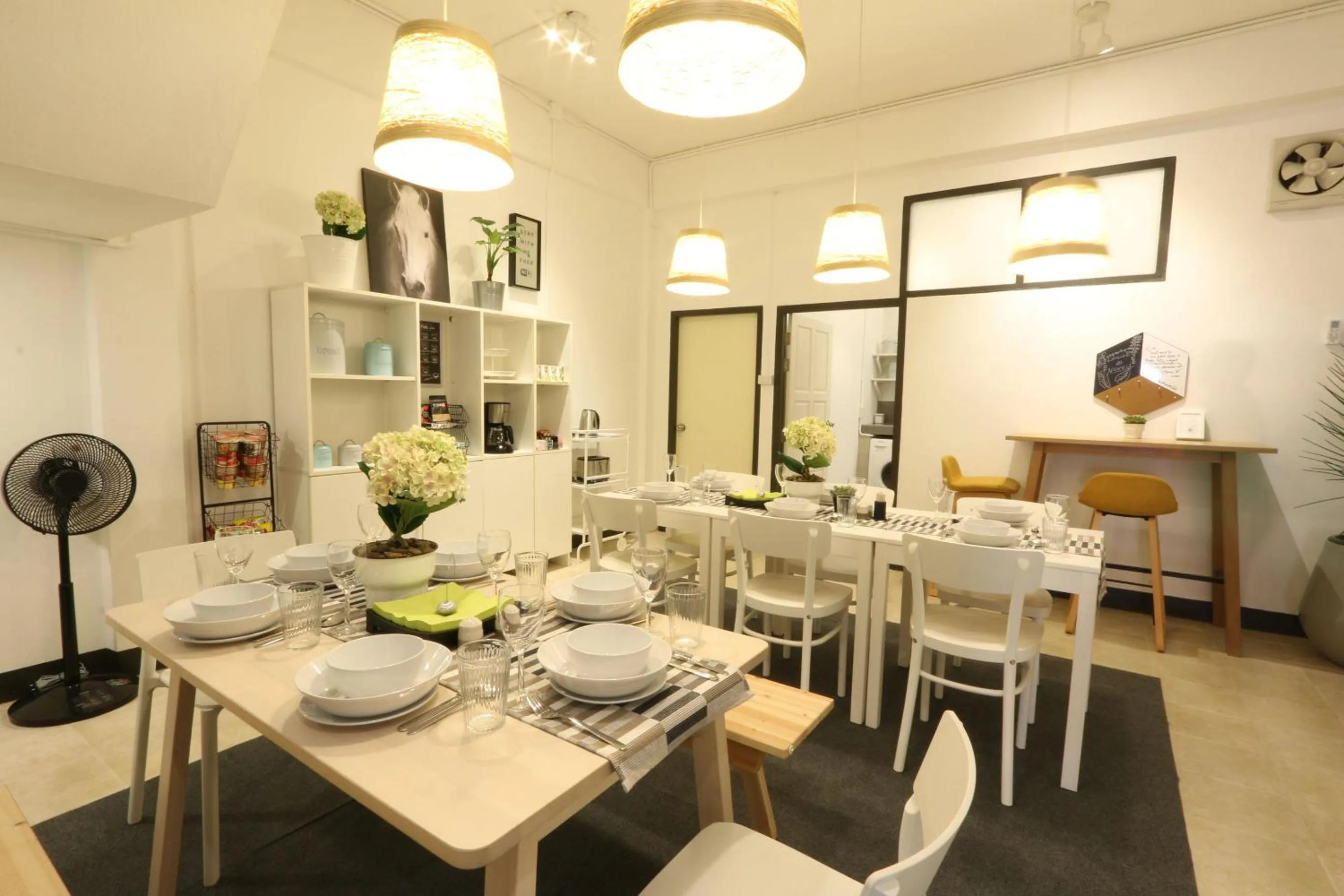 Dining area in Neveu Premier Residence : Ratchada