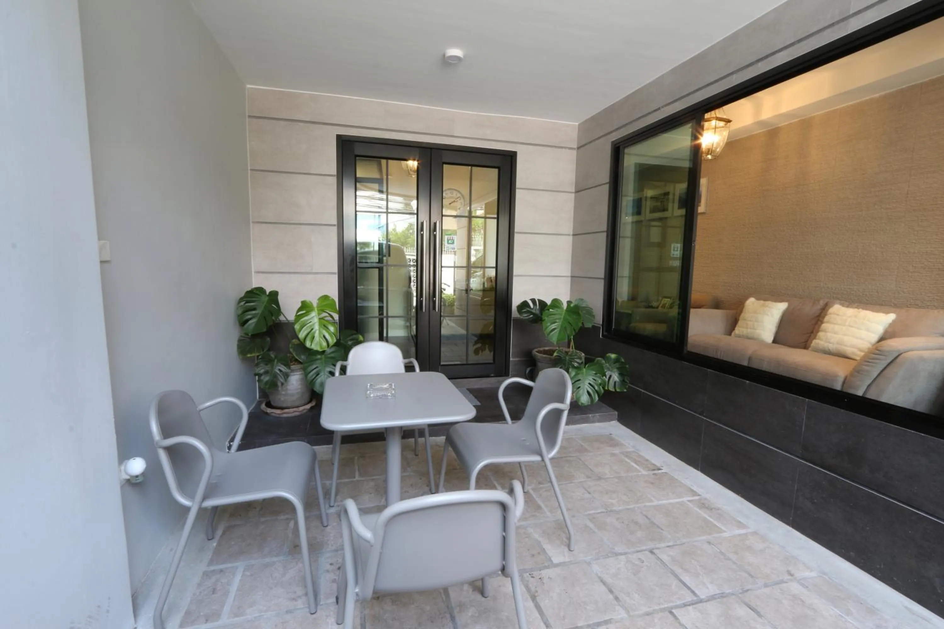 Lobby or reception in Neveu Premier Residence : Ratchada