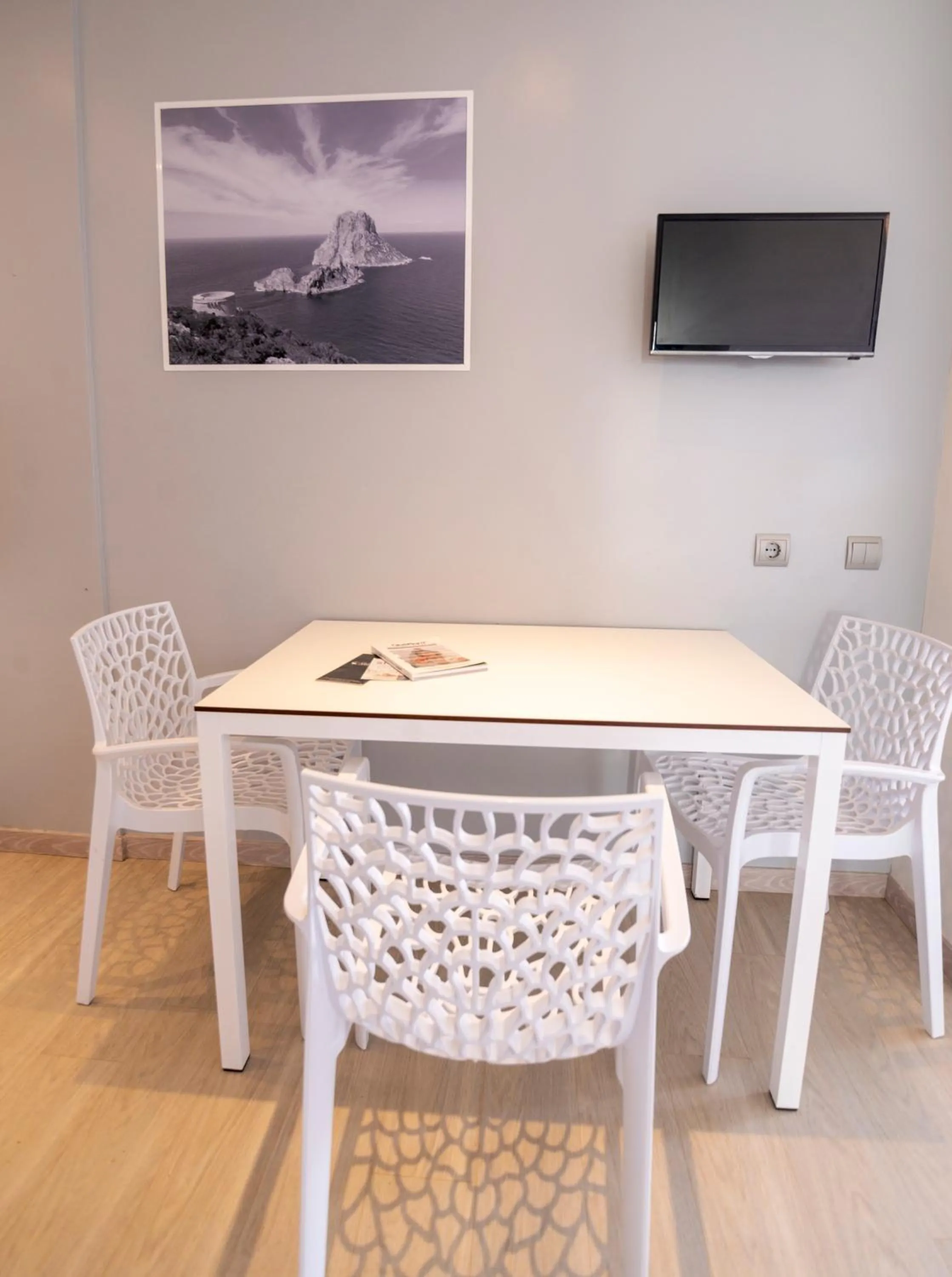 TV and multimedia in Apartamentos Bora Bora - Adults Only