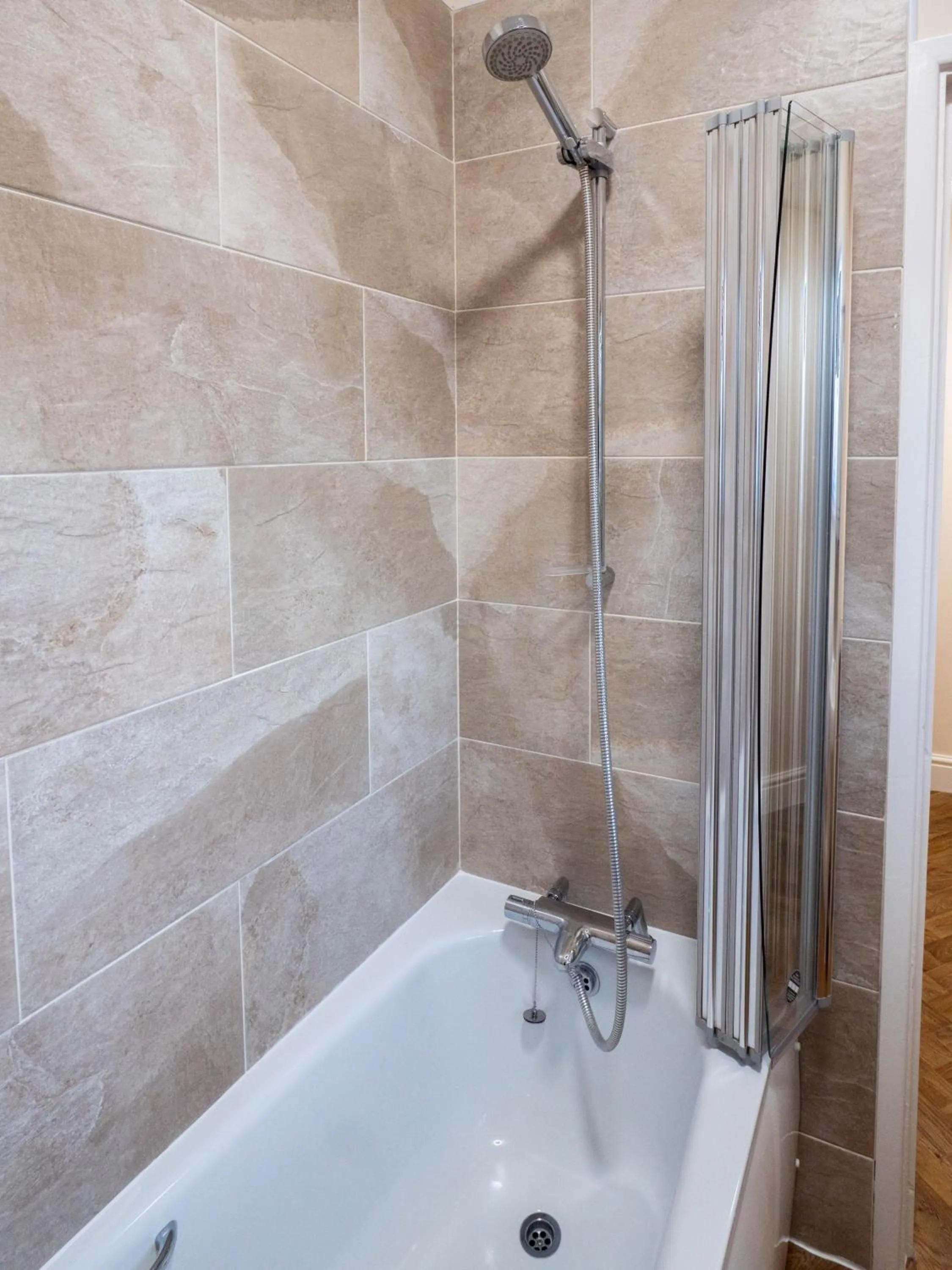 Shower in The Black Boy Inn