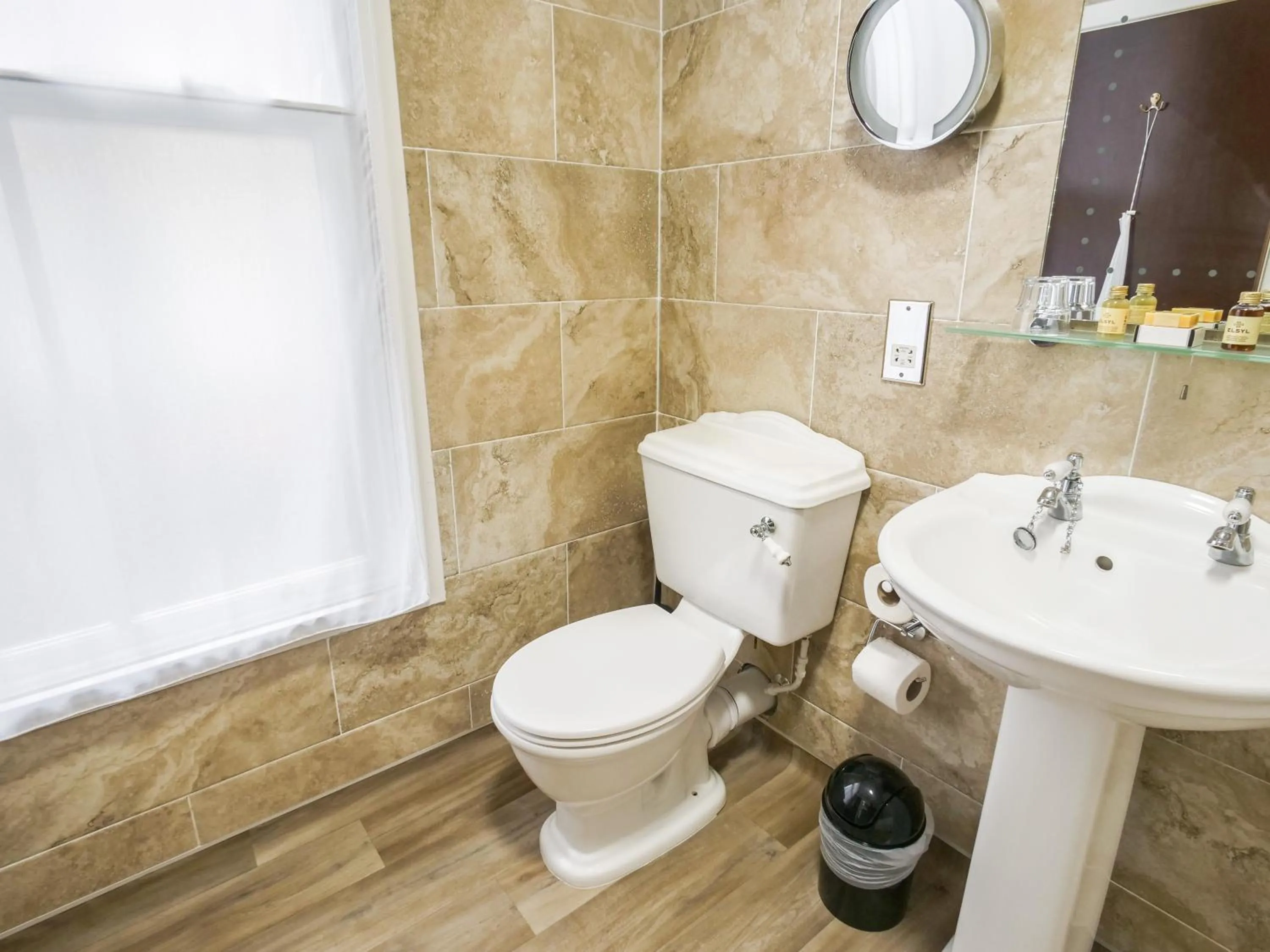 Bathroom in The Black Boy Inn