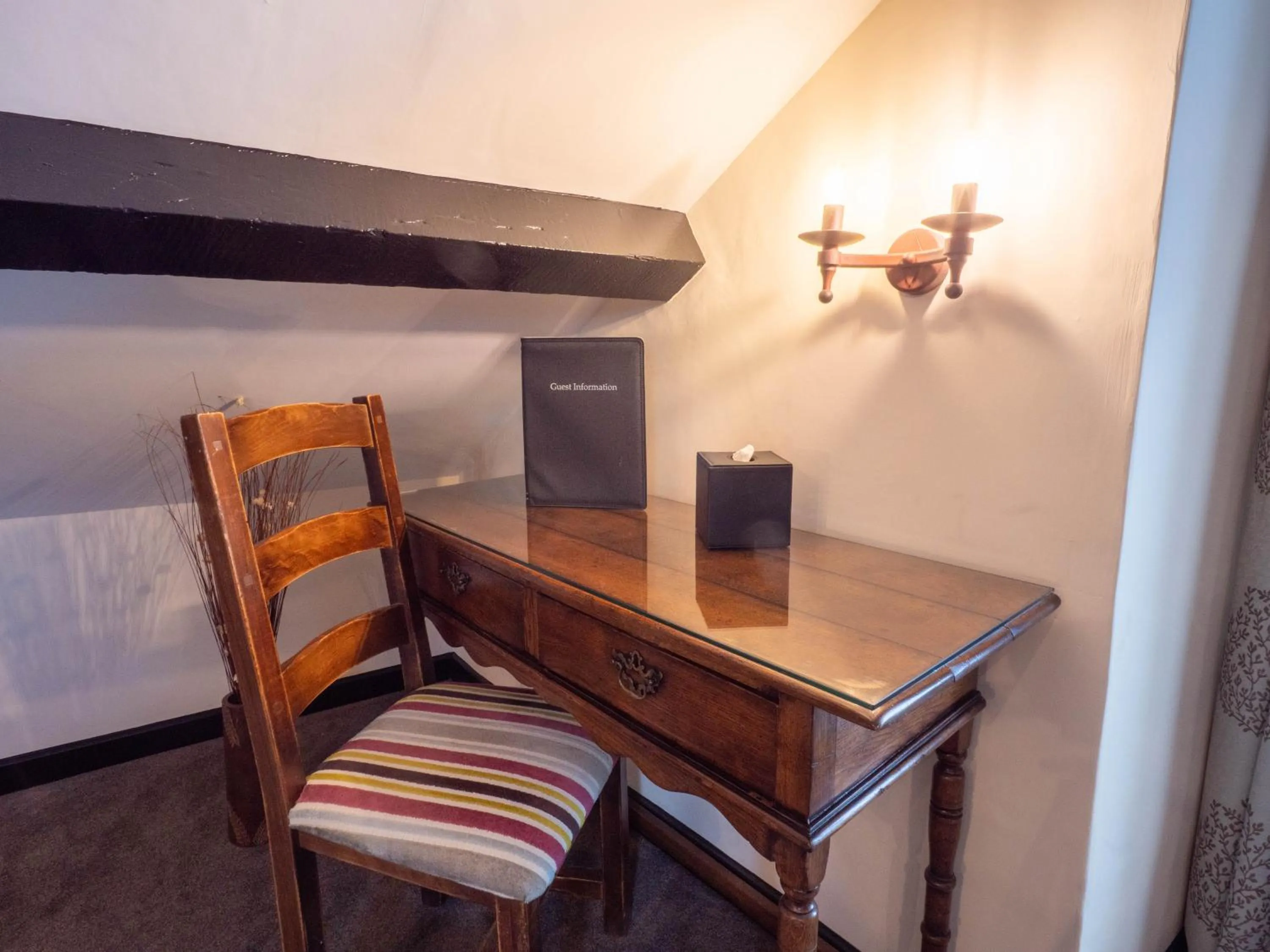Bedroom in The Black Boy Inn