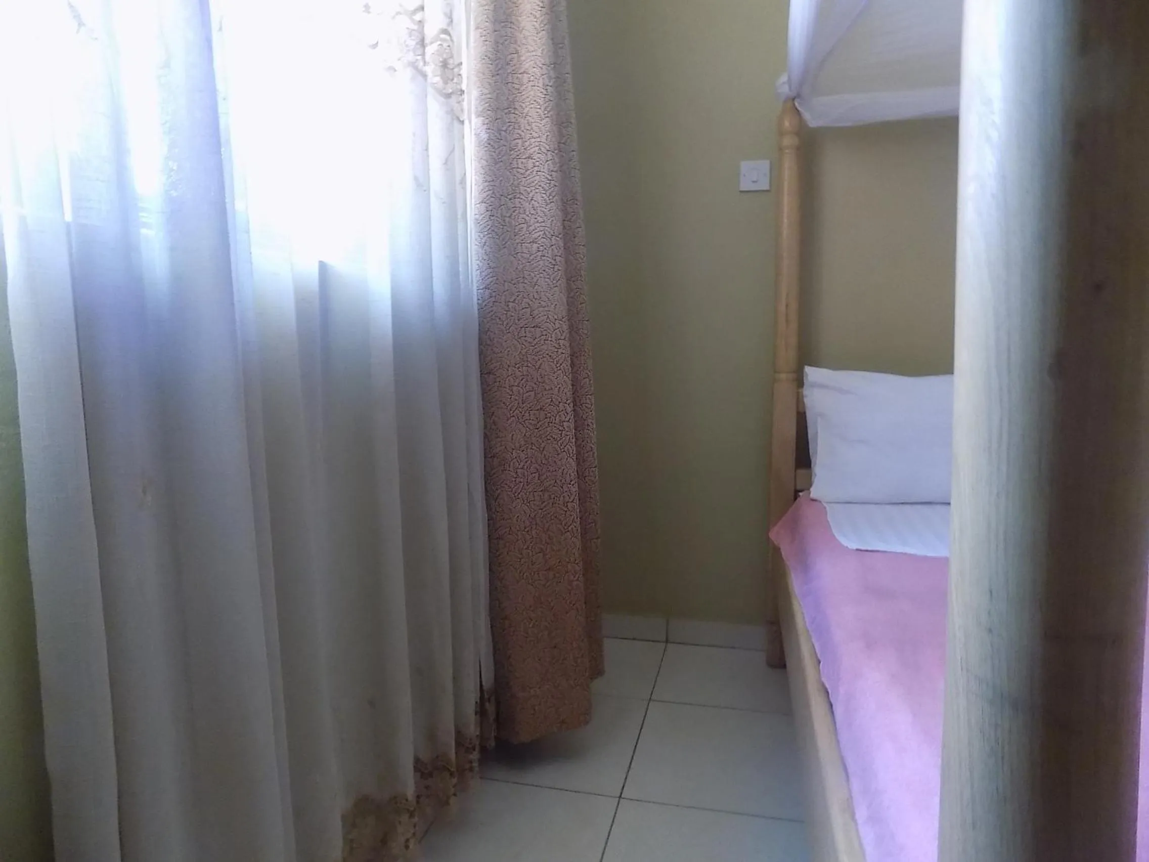 Photo of the whole room in Etana Motel Kampala