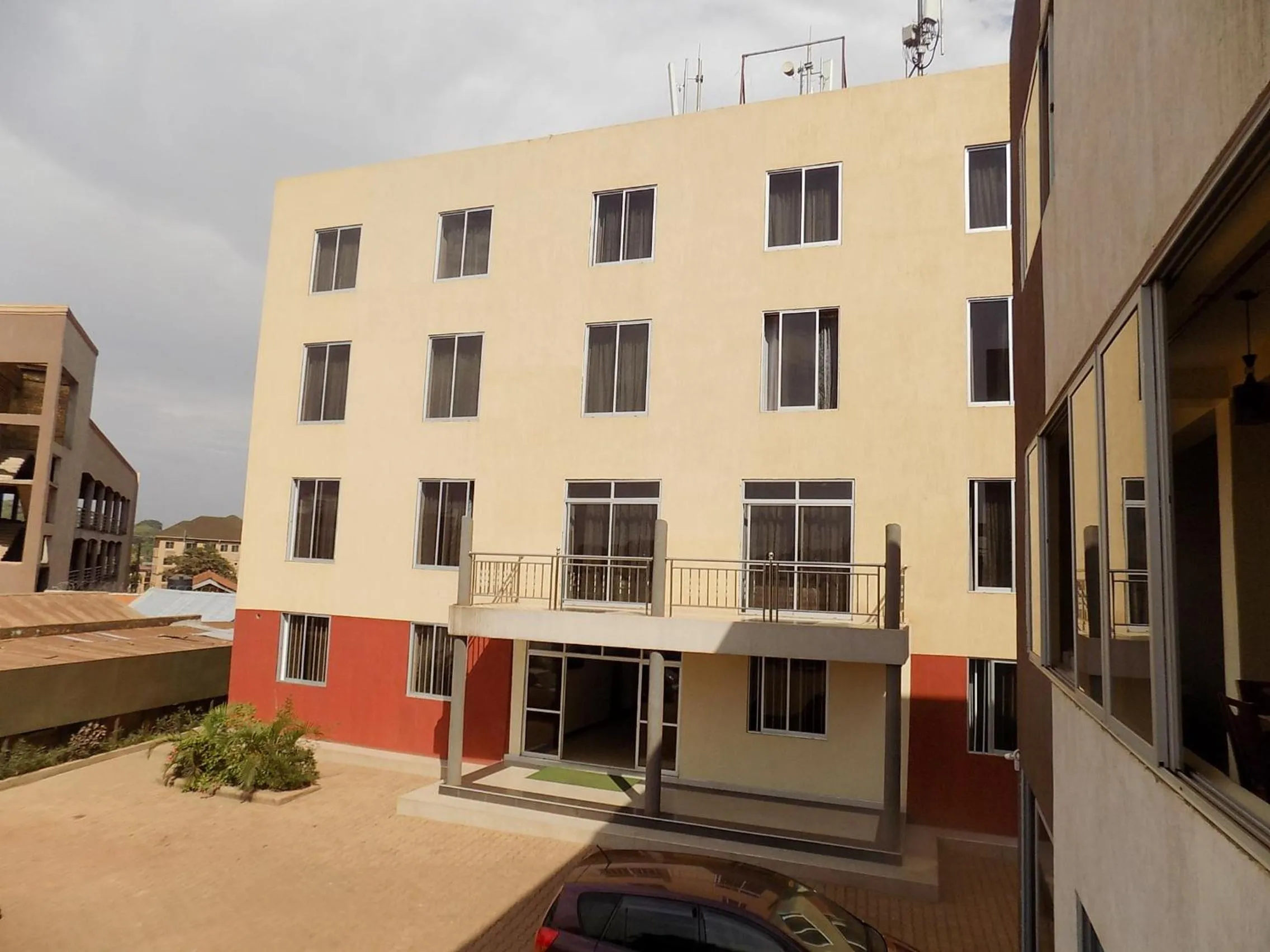 Facade/entrance in Remmings Hotel Kampala