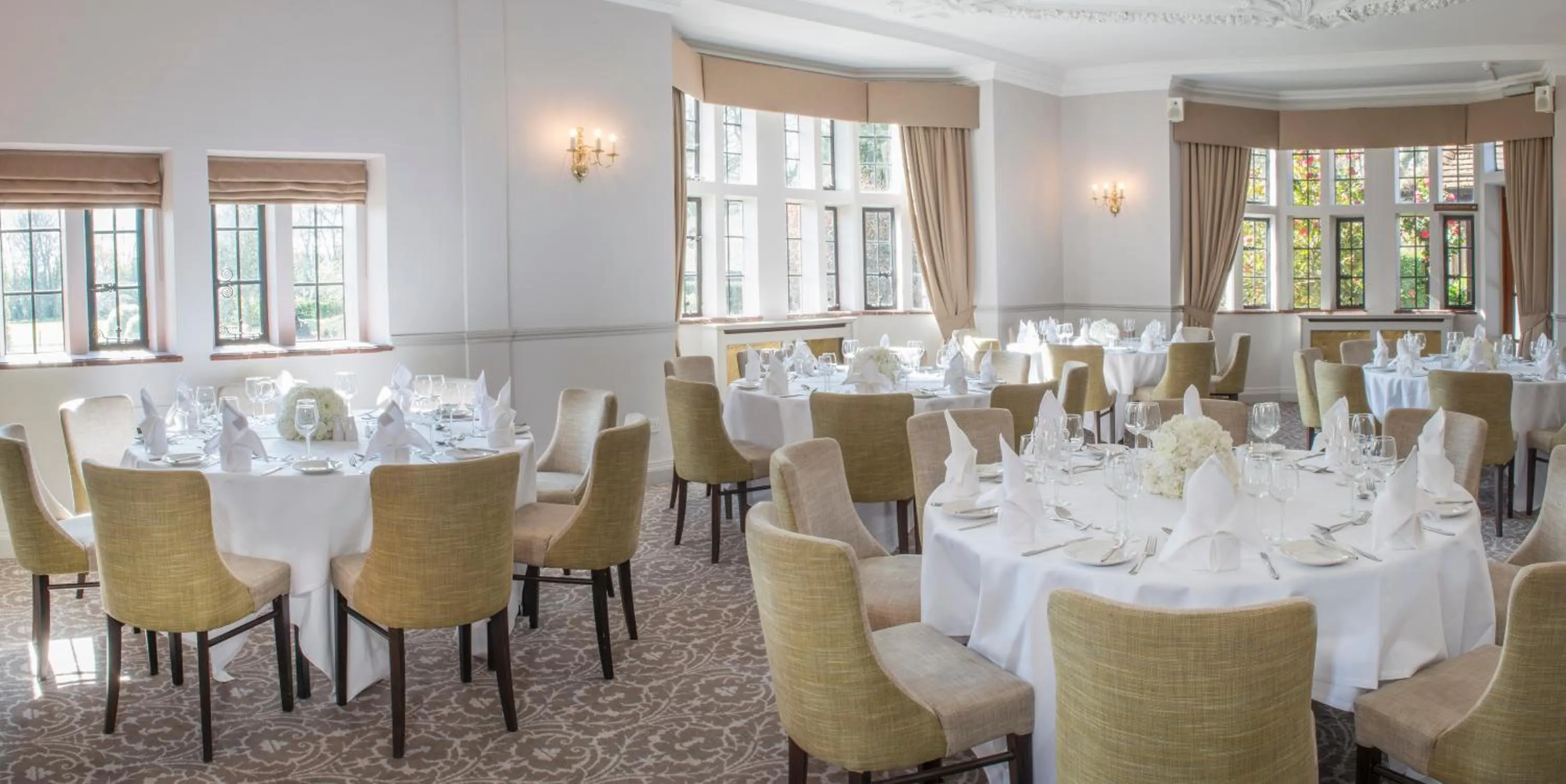 Restaurant/places to eat in New Place