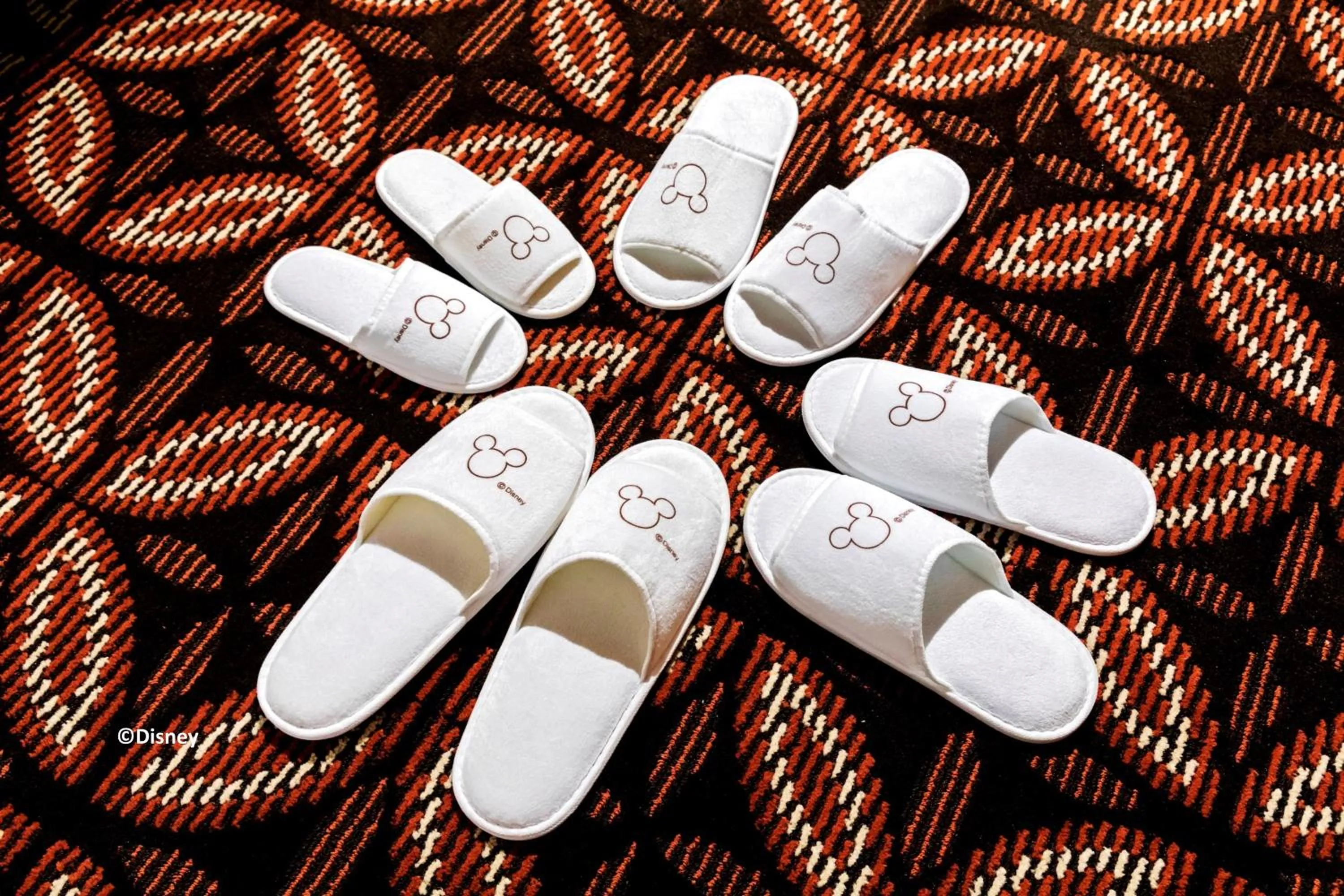 Bedroom in Disney Explorers Lodge