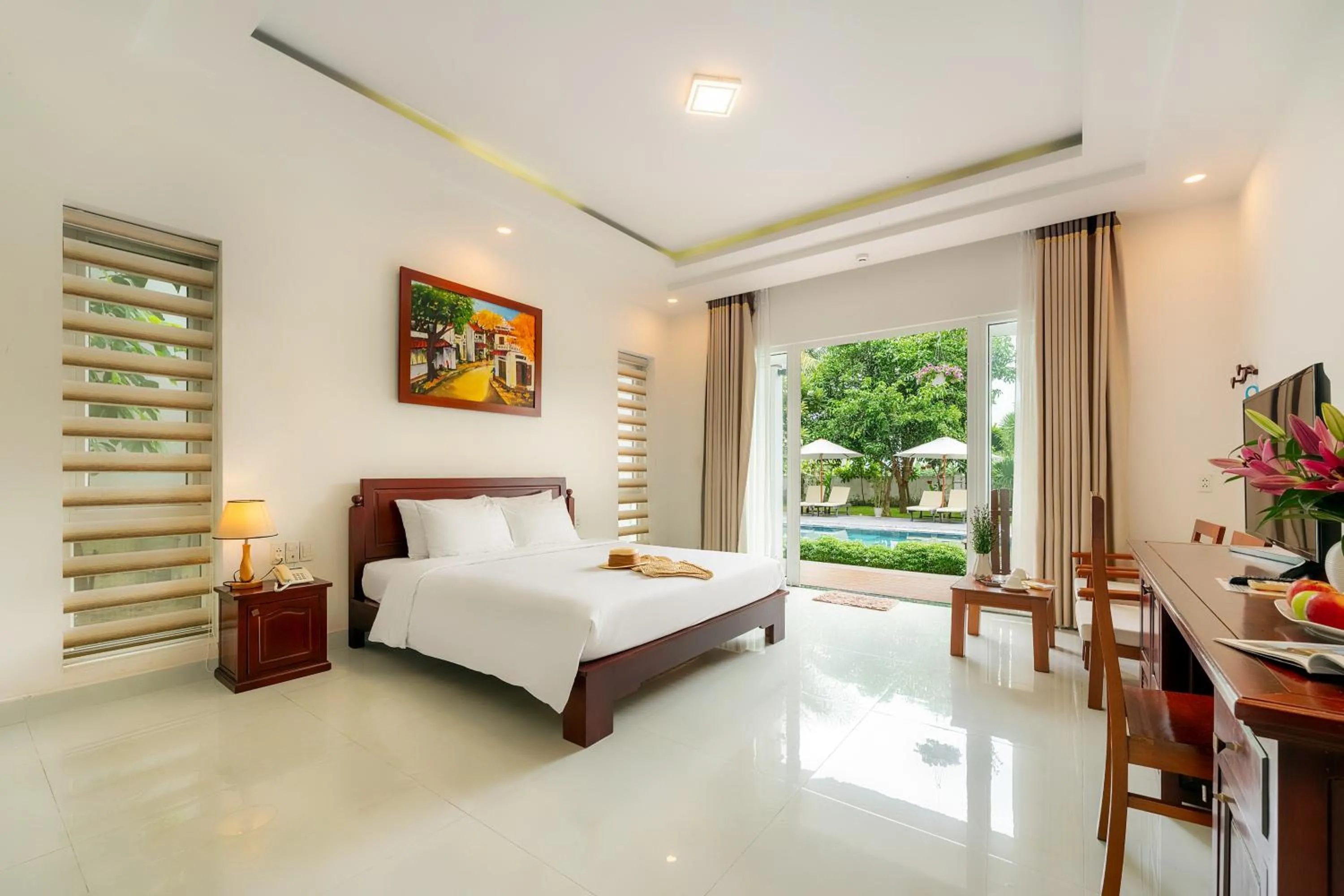 Bed in Hoi An Palmy Villa