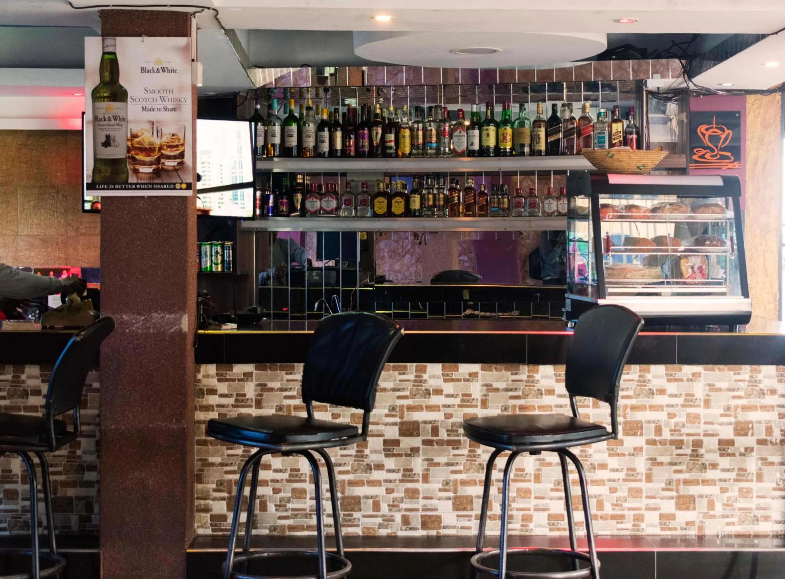 Lounge or bar in Japs Motel Mbarara