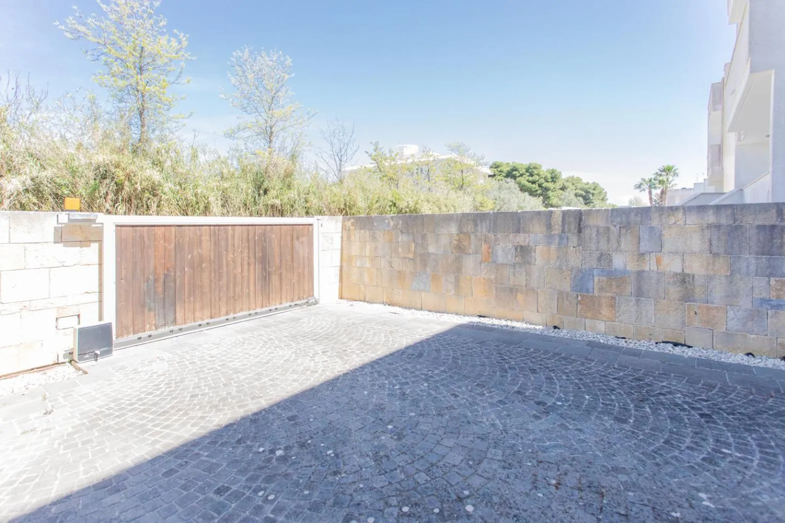 Facade/entrance in Appartamento Dune by Apulia home