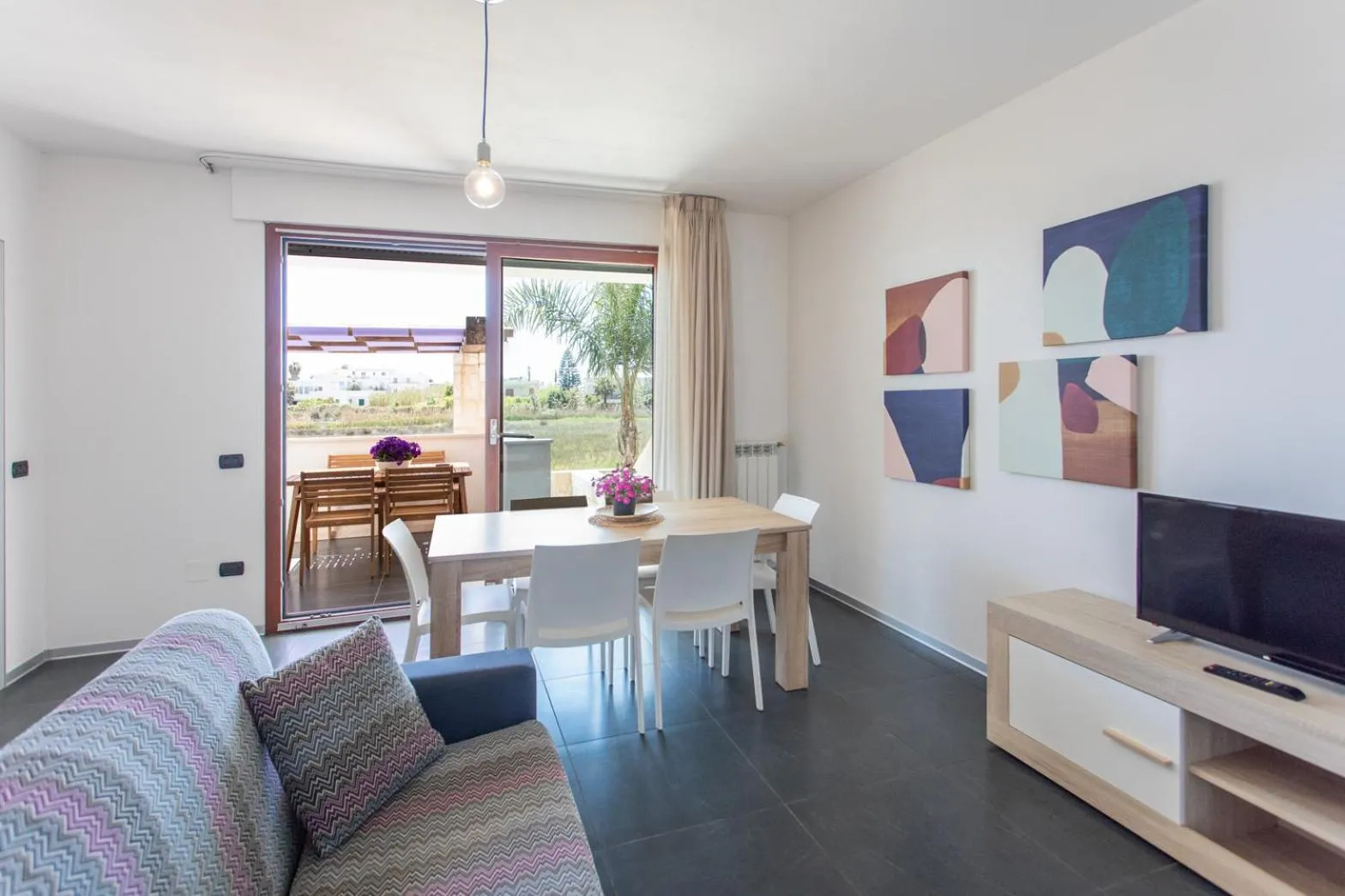 Living room in Appartamento Dune by Apulia home