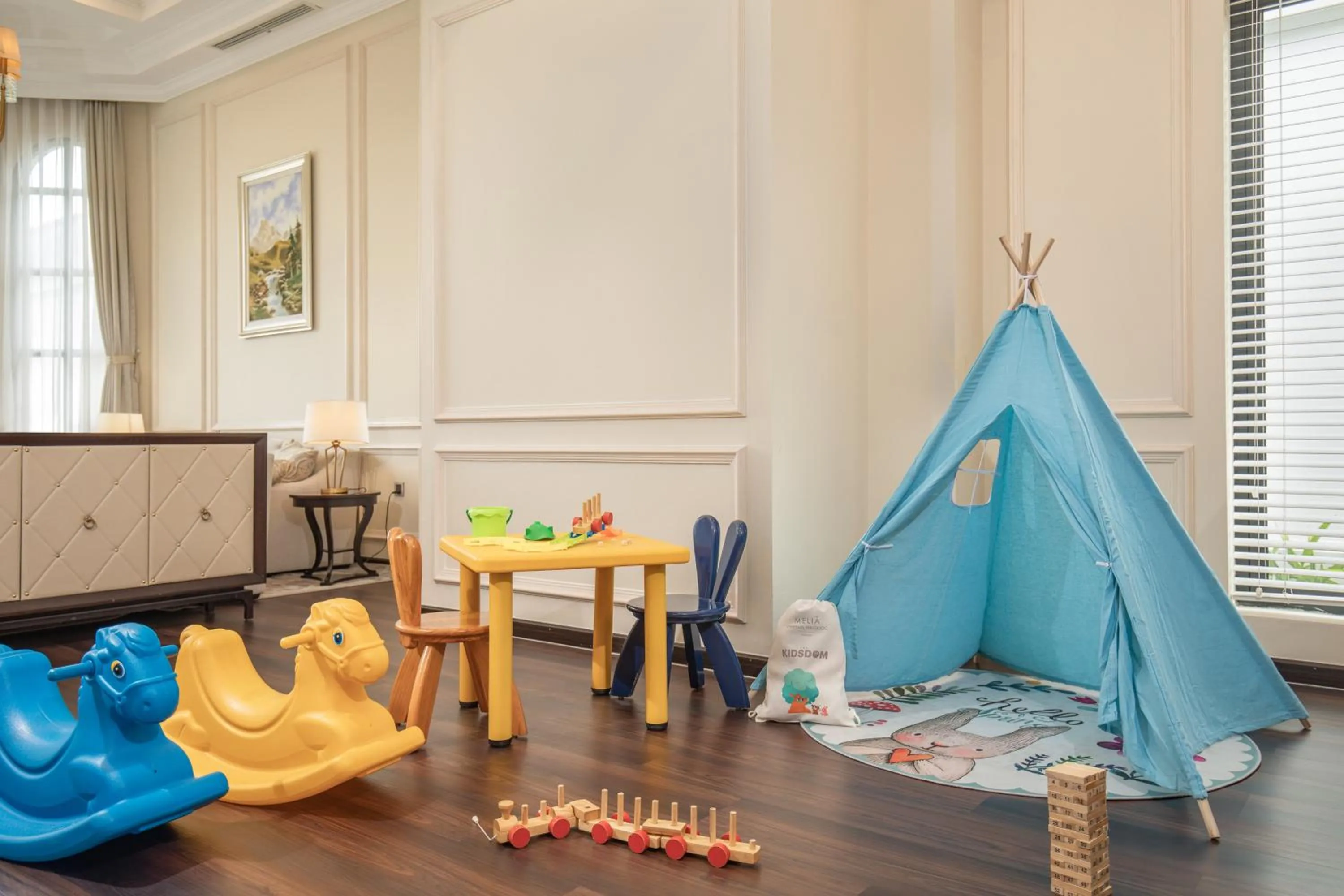 children in Melia Vinpearl Phu Quoc