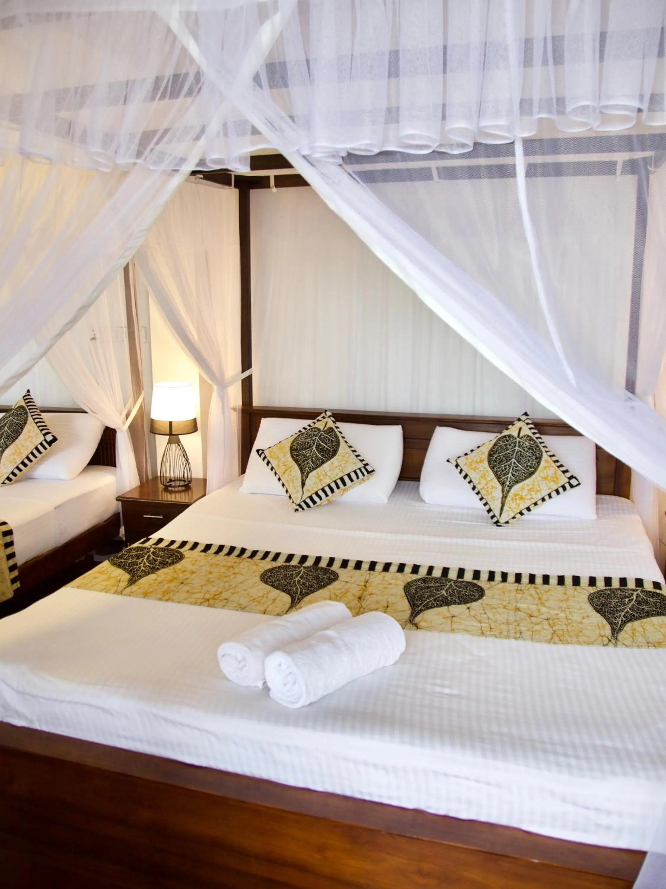 Bed in Glamour Mirissa