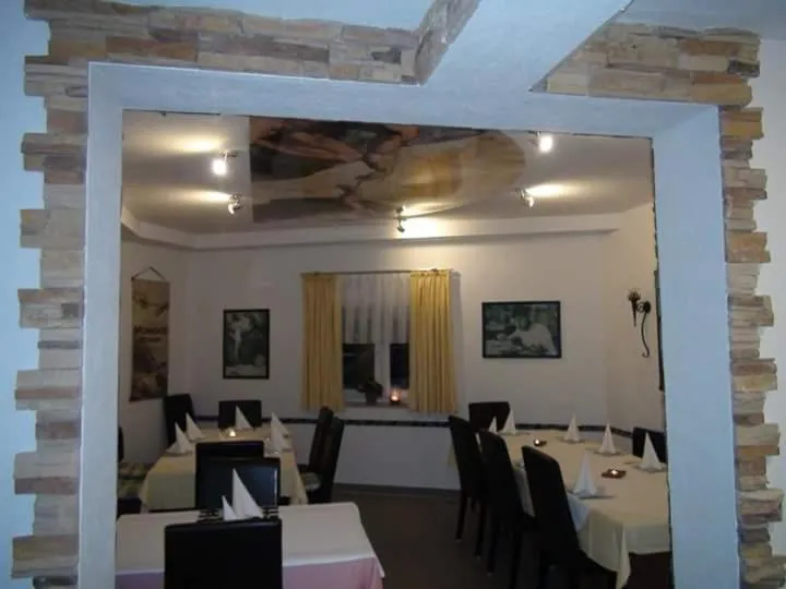 Restaurant/places to eat in Fino da Mario
