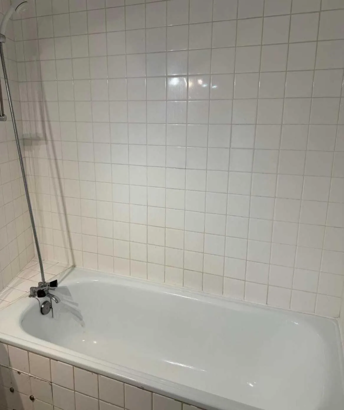 Bathroom in Appart' Hôtel Fauriel Saint-Etienne Parking privé balcon wifi