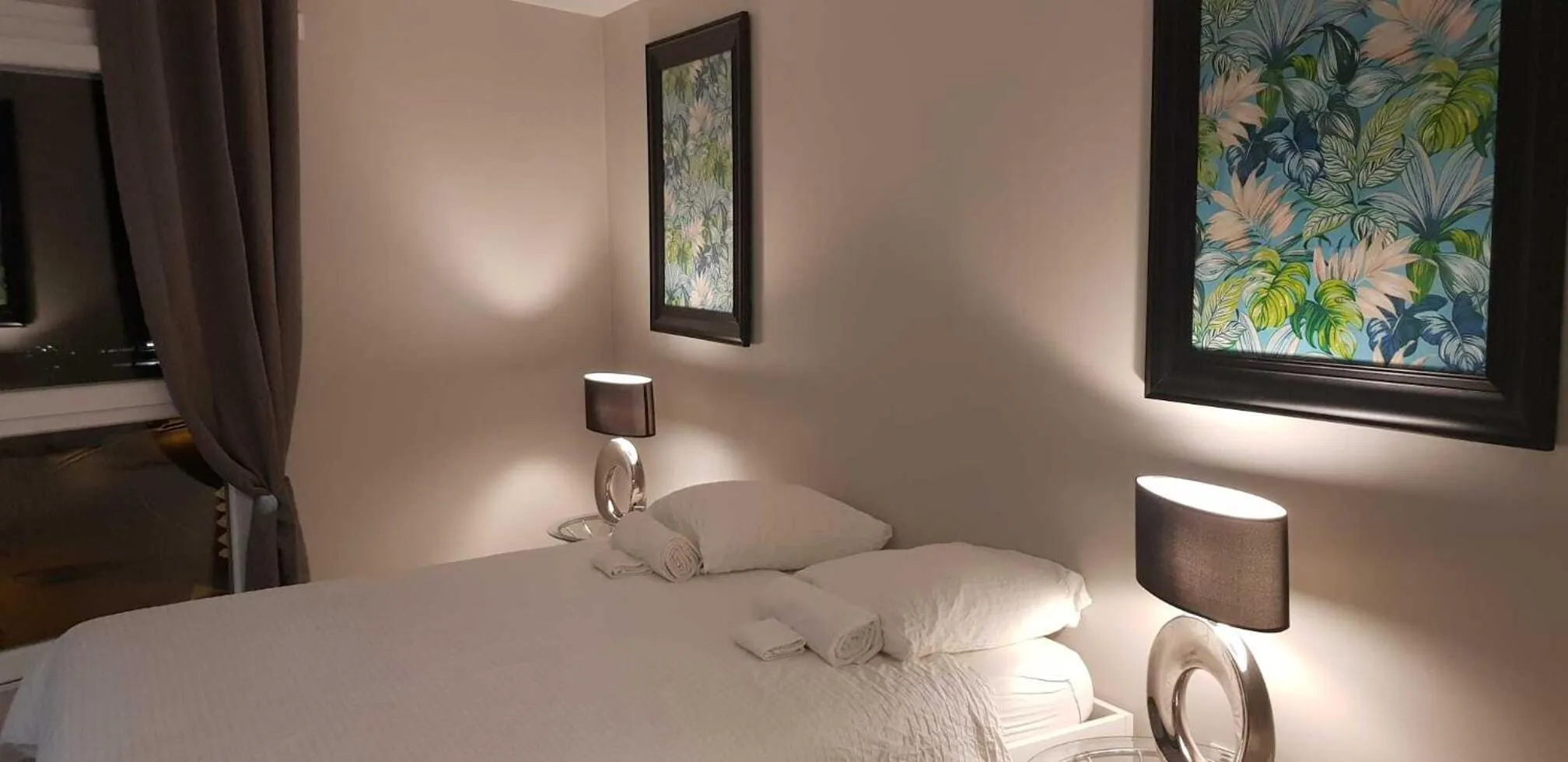 Bedroom, Bed in Appart' Hôtel Fauriel Saint-Etienne Parking privé balcon wifi