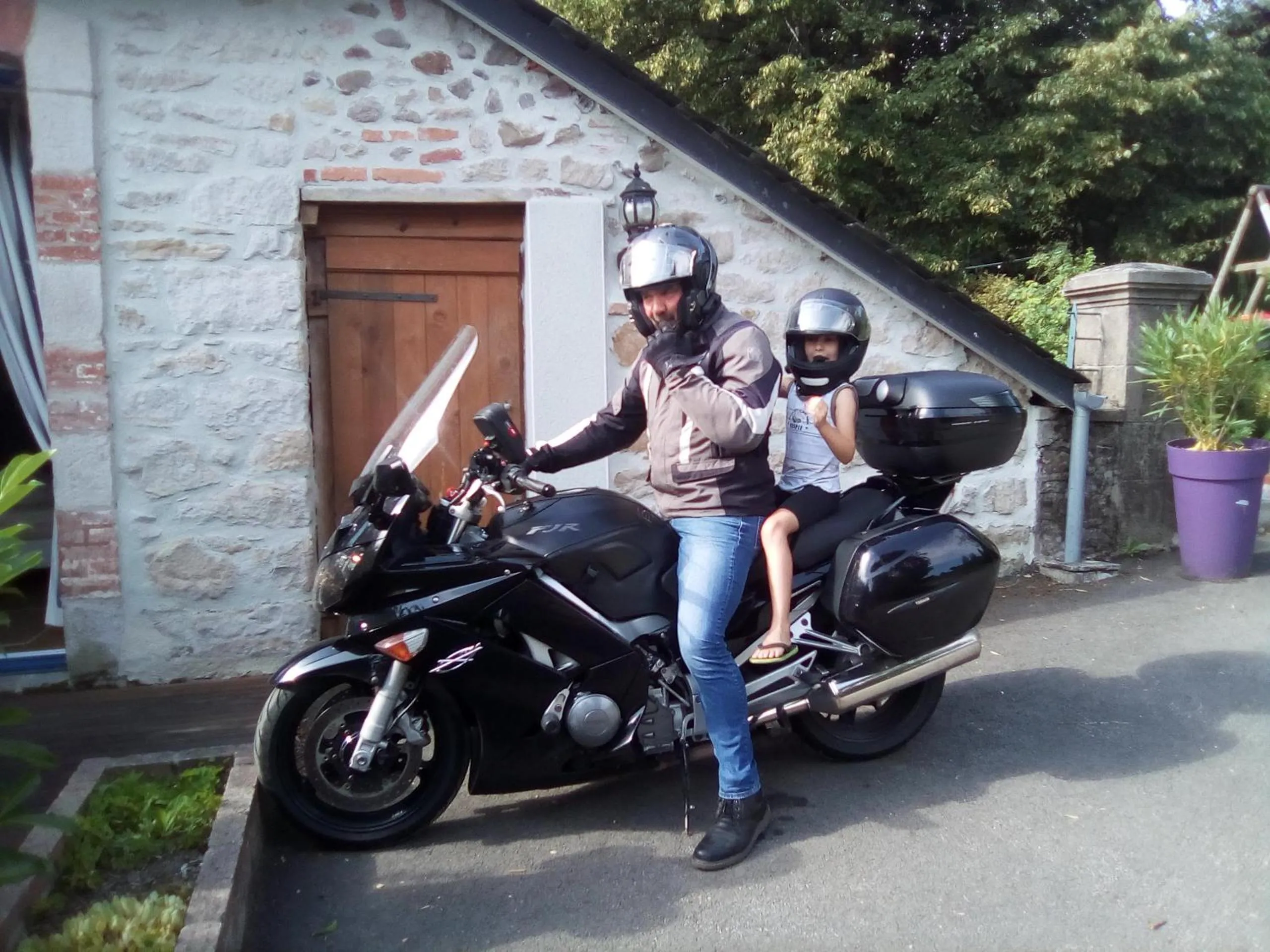 People in Le Relais des Capucines