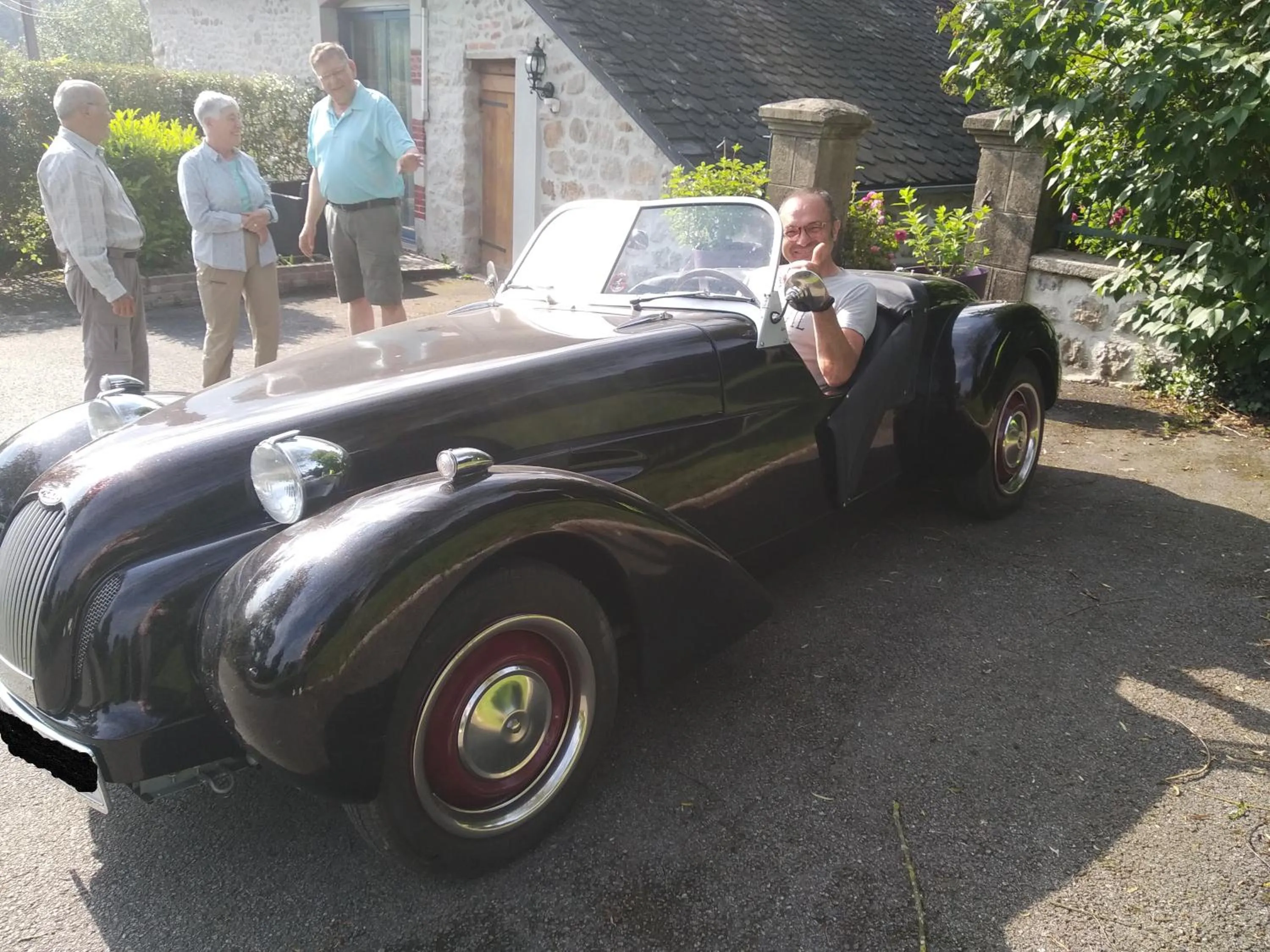 People in Le Relais des Capucines