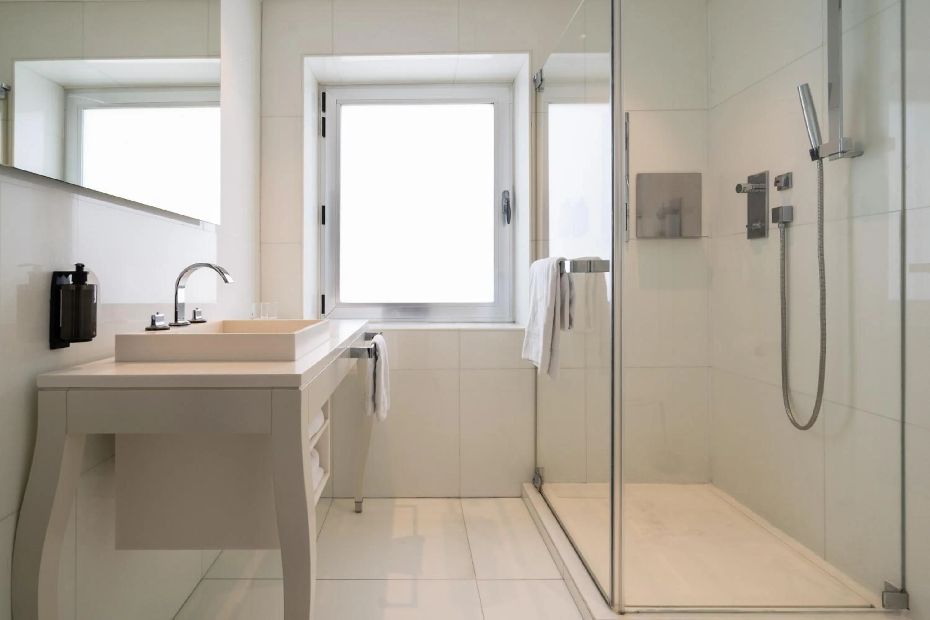 Shower in Hotel Palma Avenidas