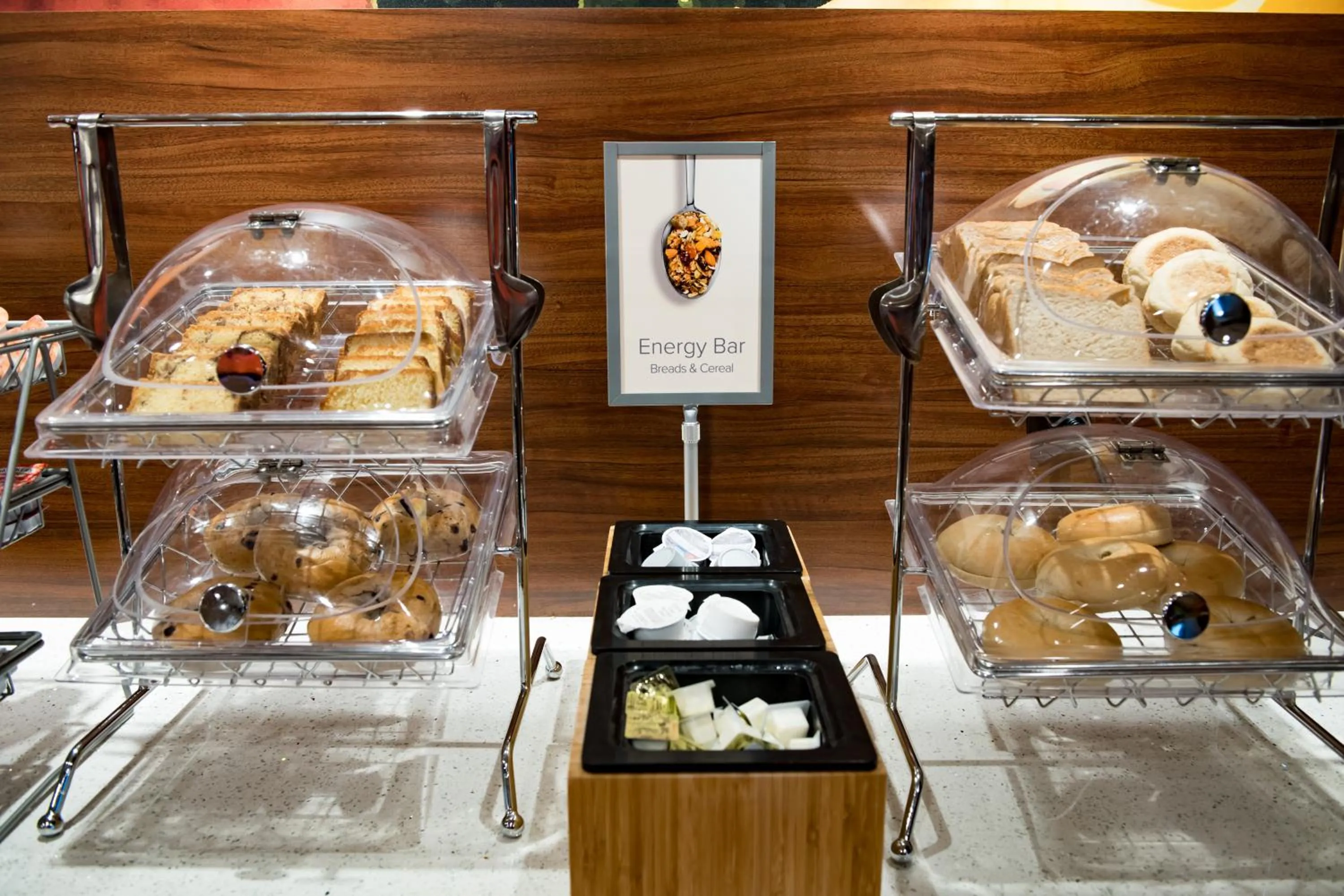 Breakfast in Fairfield Inn & Suites by Marriott Anderson