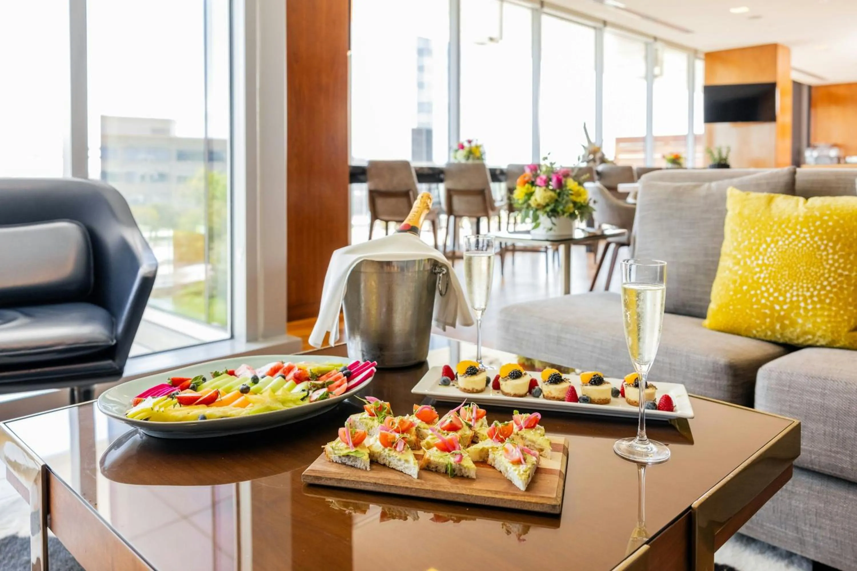 Lounge or bar in Renaissance Dallas at Plano Legacy West Hotel