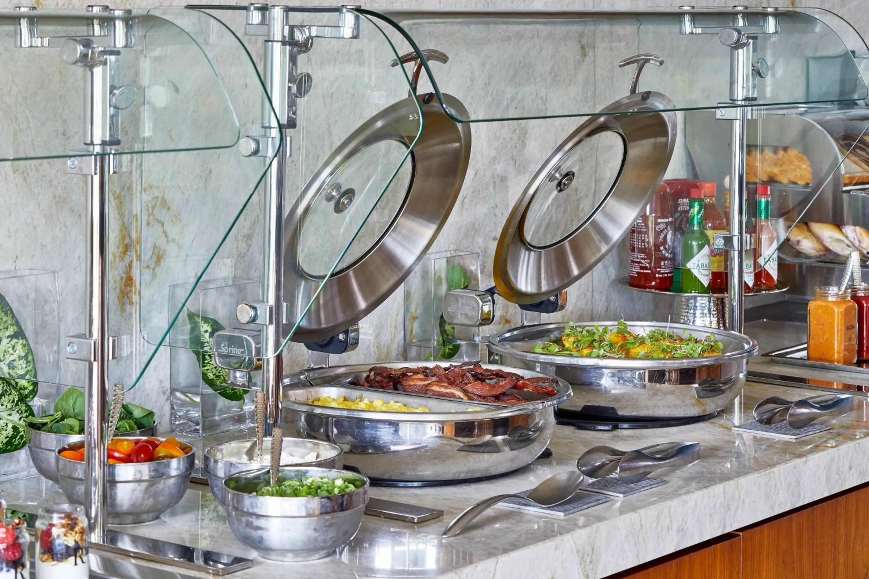 Lounge or bar in Renaissance Dallas at Plano Legacy West Hotel