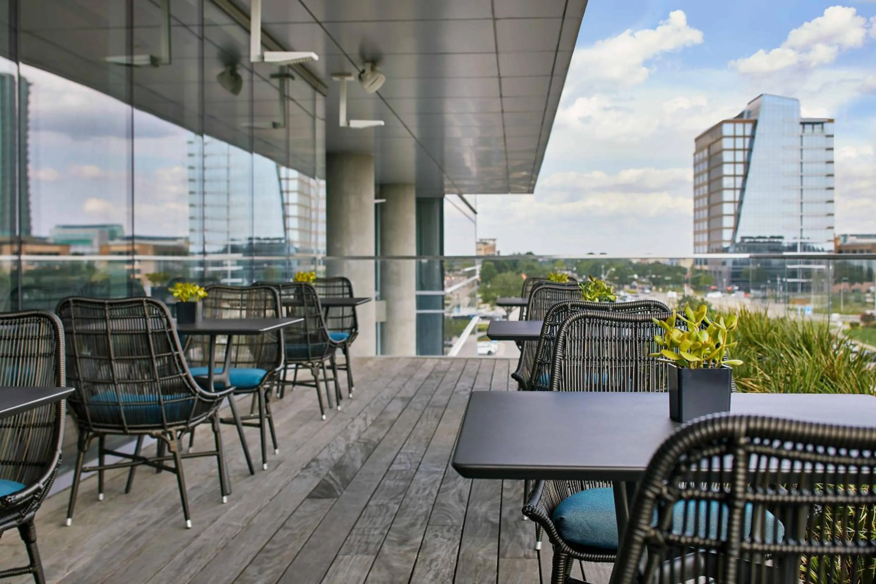 Lounge or bar in Renaissance Dallas at Plano Legacy West Hotel