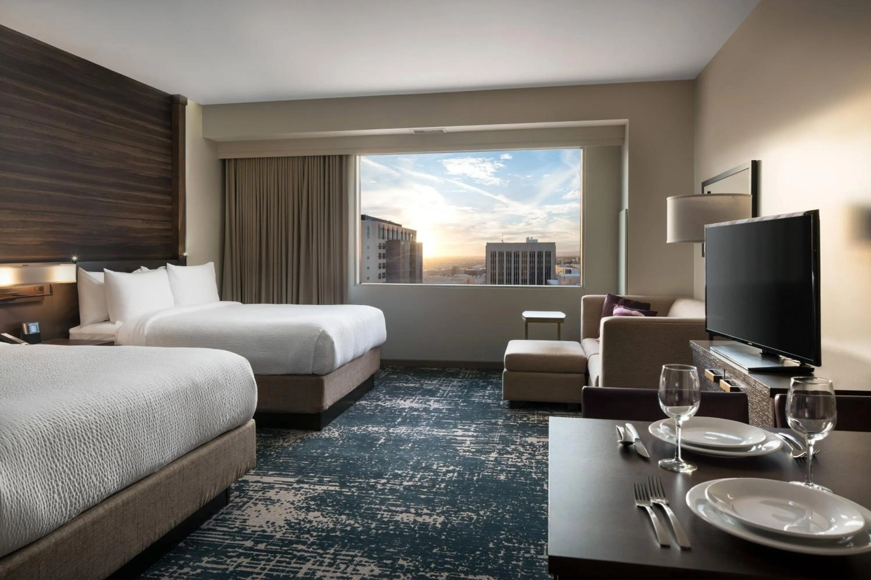 Photo of the whole room, Bed in Residence Inn by Marriott Phoenix Downtown