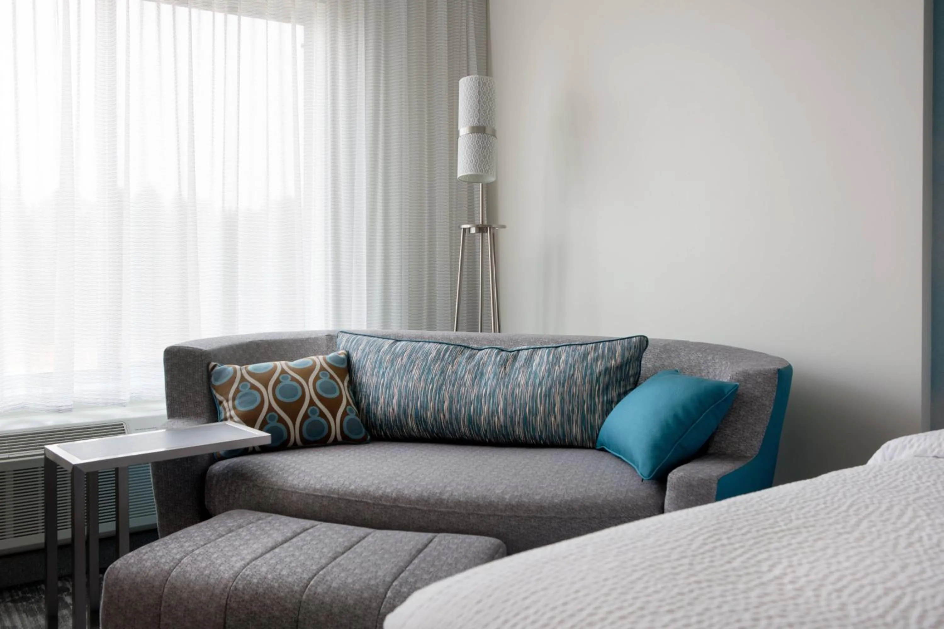 Photo of the whole room in Courtyard by Marriott Pullman