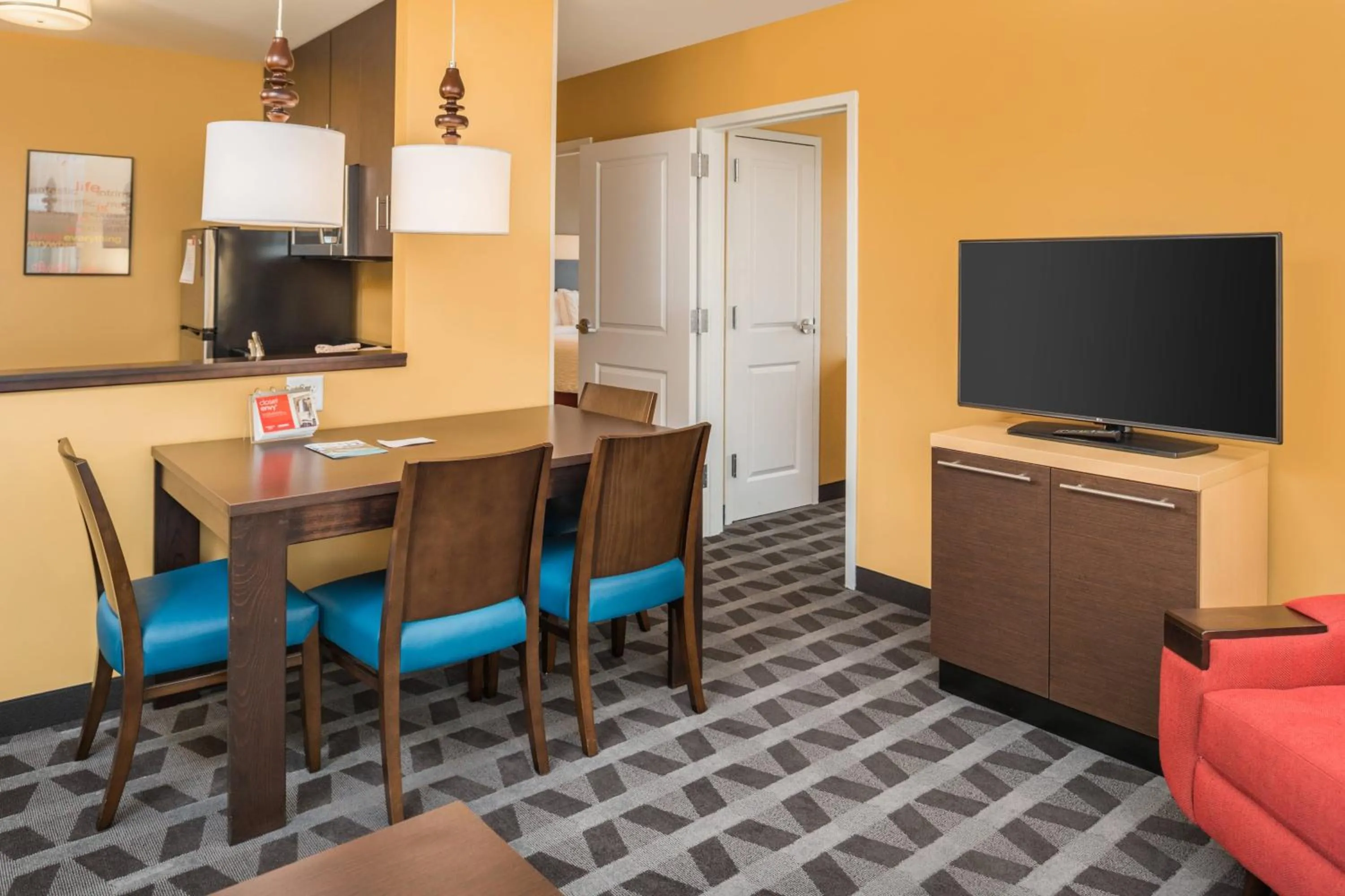 Living room in TownePlace Suites by Marriott New Hartford