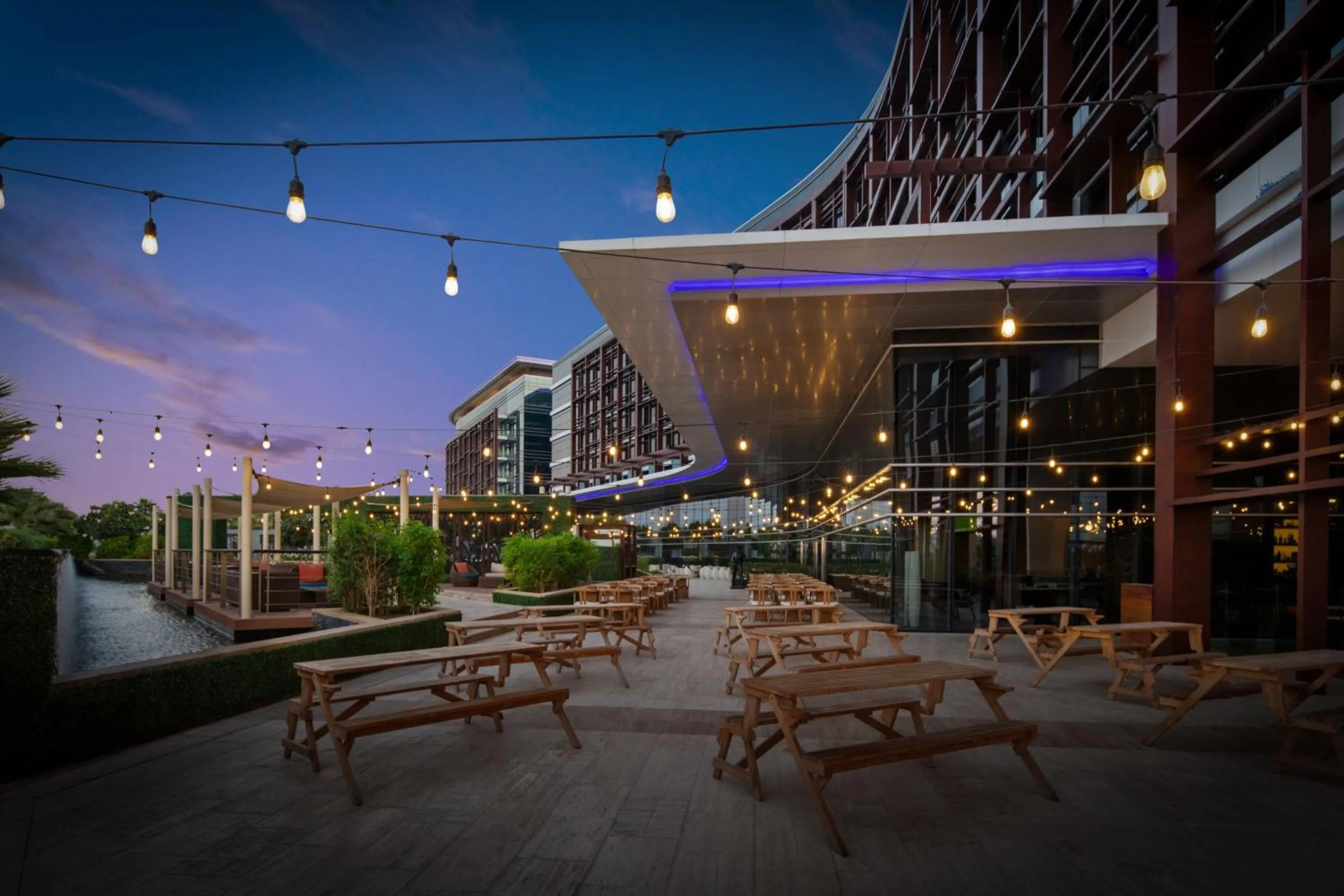 Lounge or bar in Marriott Hotel Al Forsan, Abu Dhabi