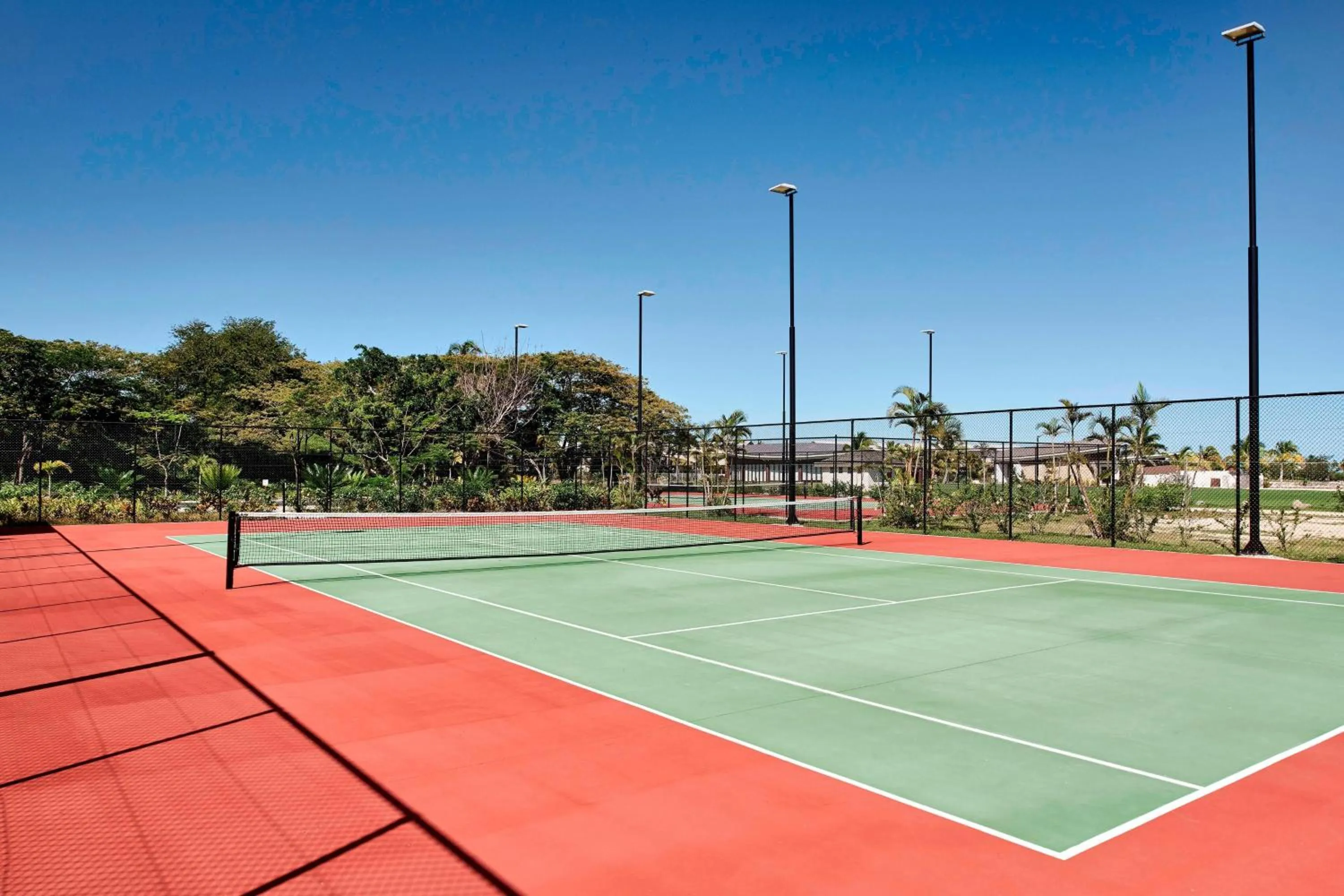 Tennis court in Fiji Marriott Resort Momi Bay