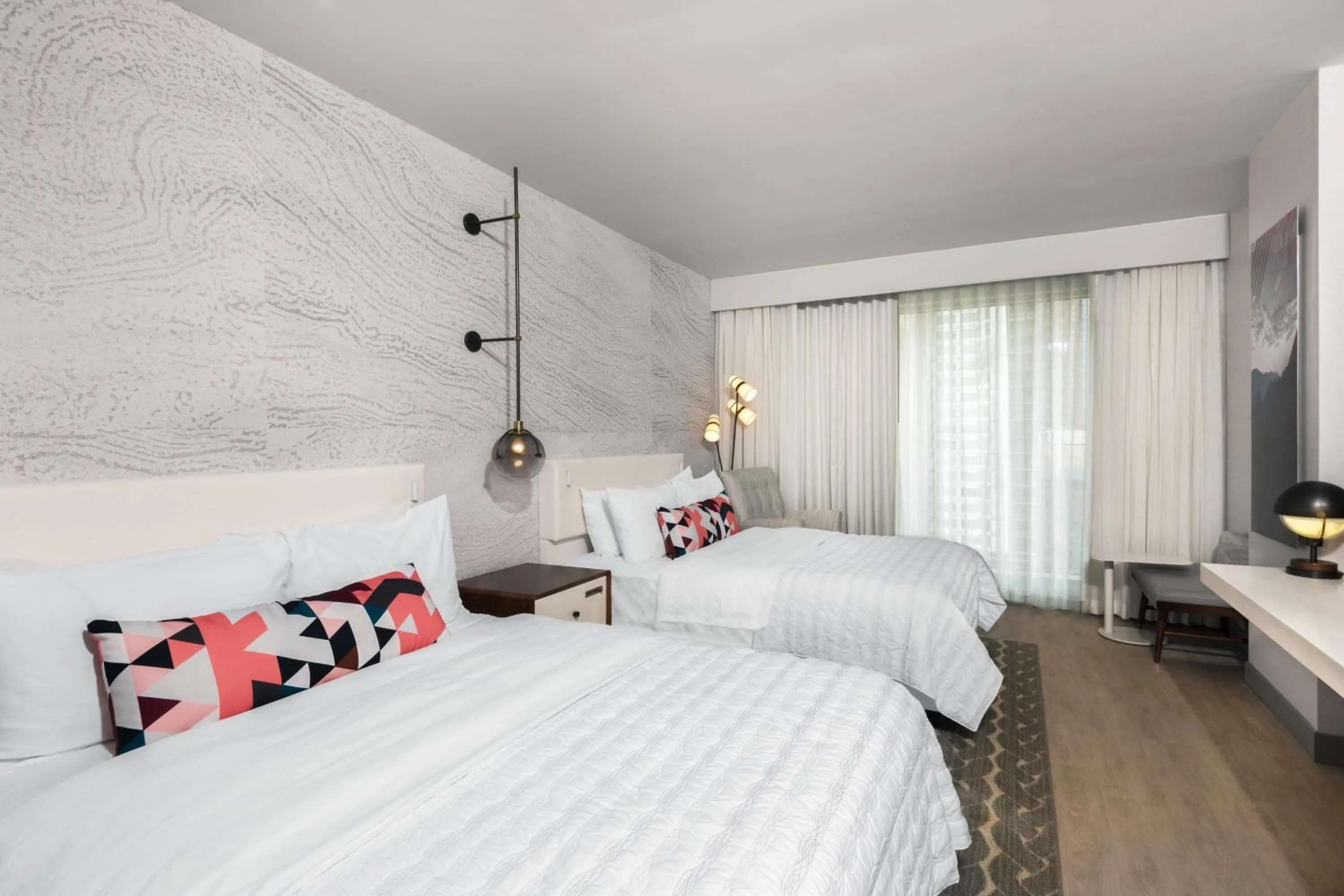 Photo of the whole room, Bed in Le Meridien Denver Downtown