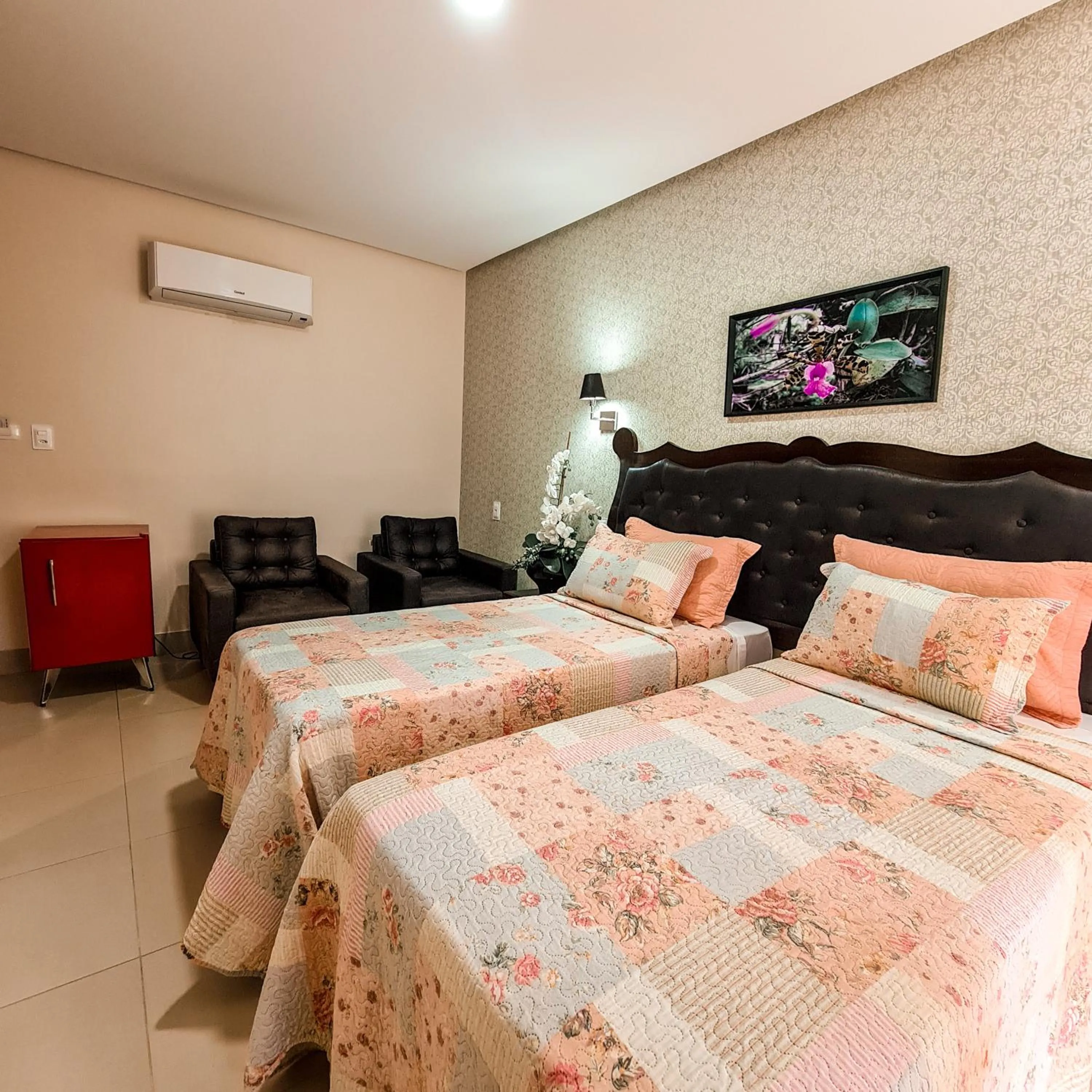 Photo of the whole room, Bed in Terra dos Diamantes Hotel