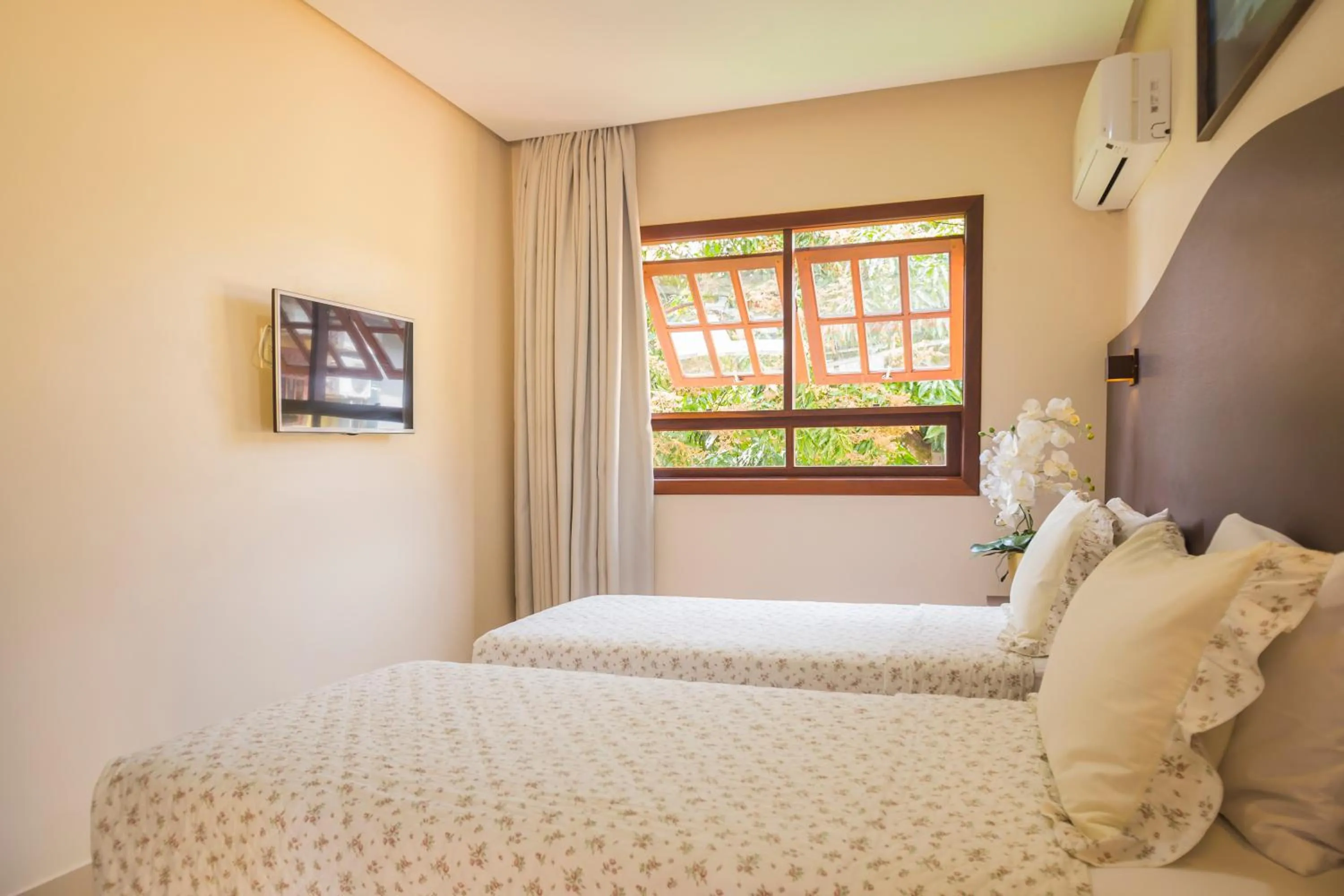 Bedroom, Bed in Terra dos Diamantes Hotel