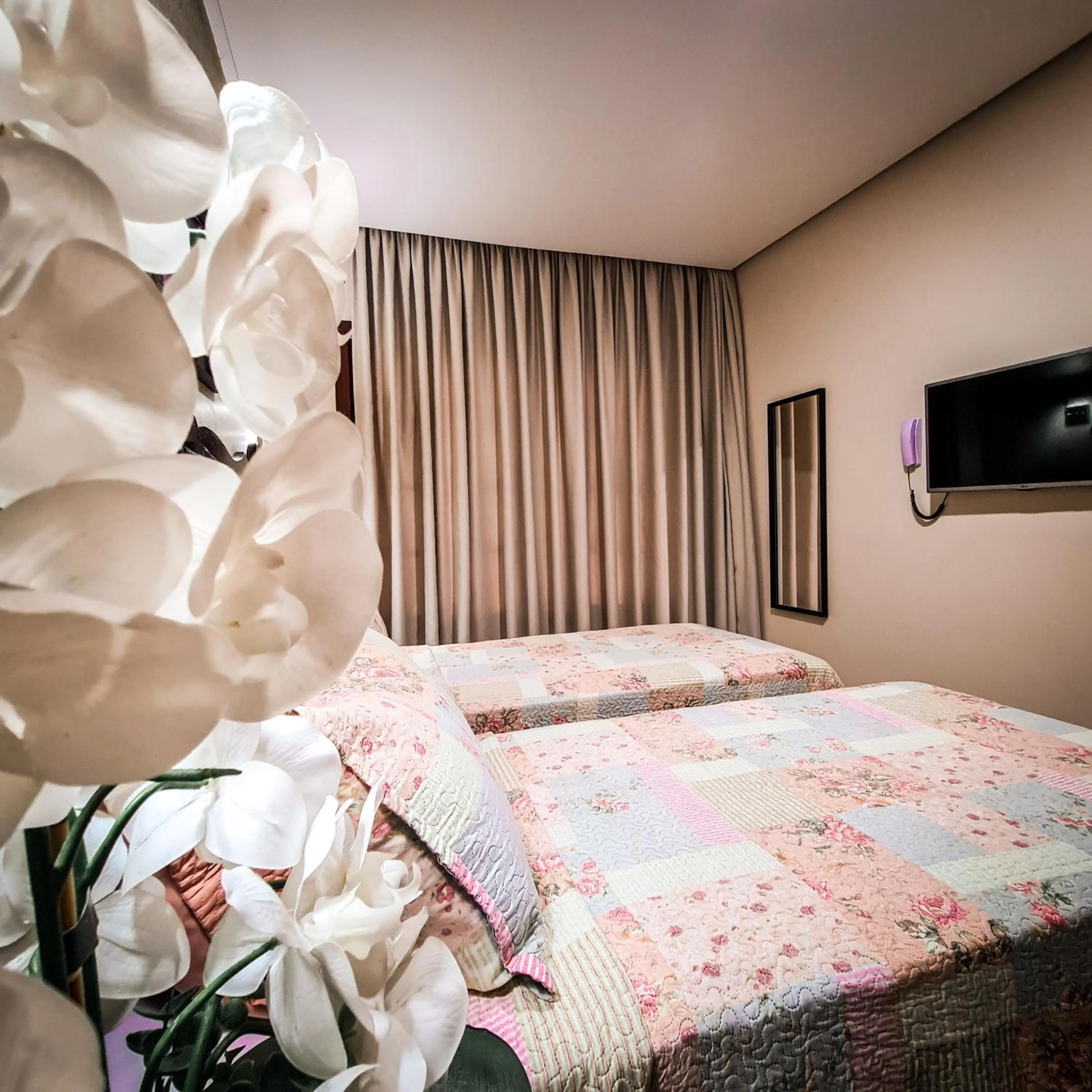 Photo of the whole room, Bed in Terra dos Diamantes Hotel