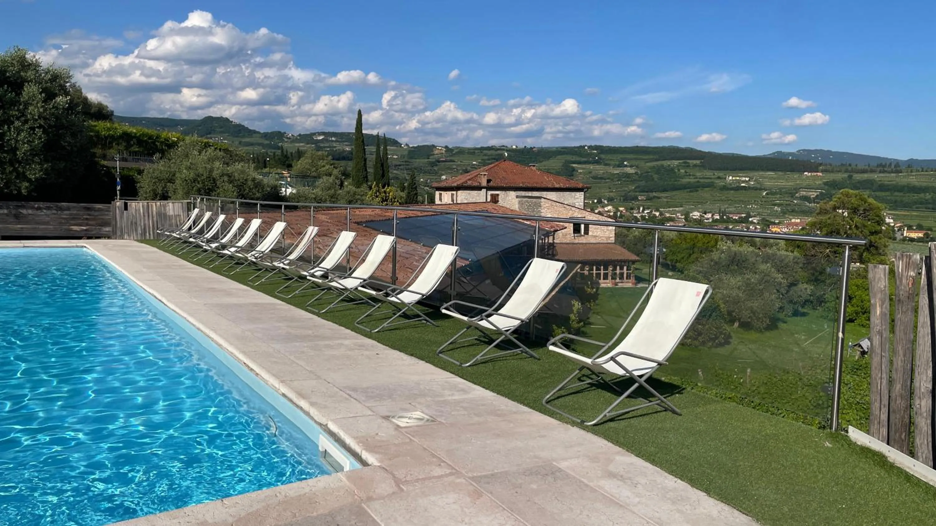 Swimming pool in Costa degli Ulivi