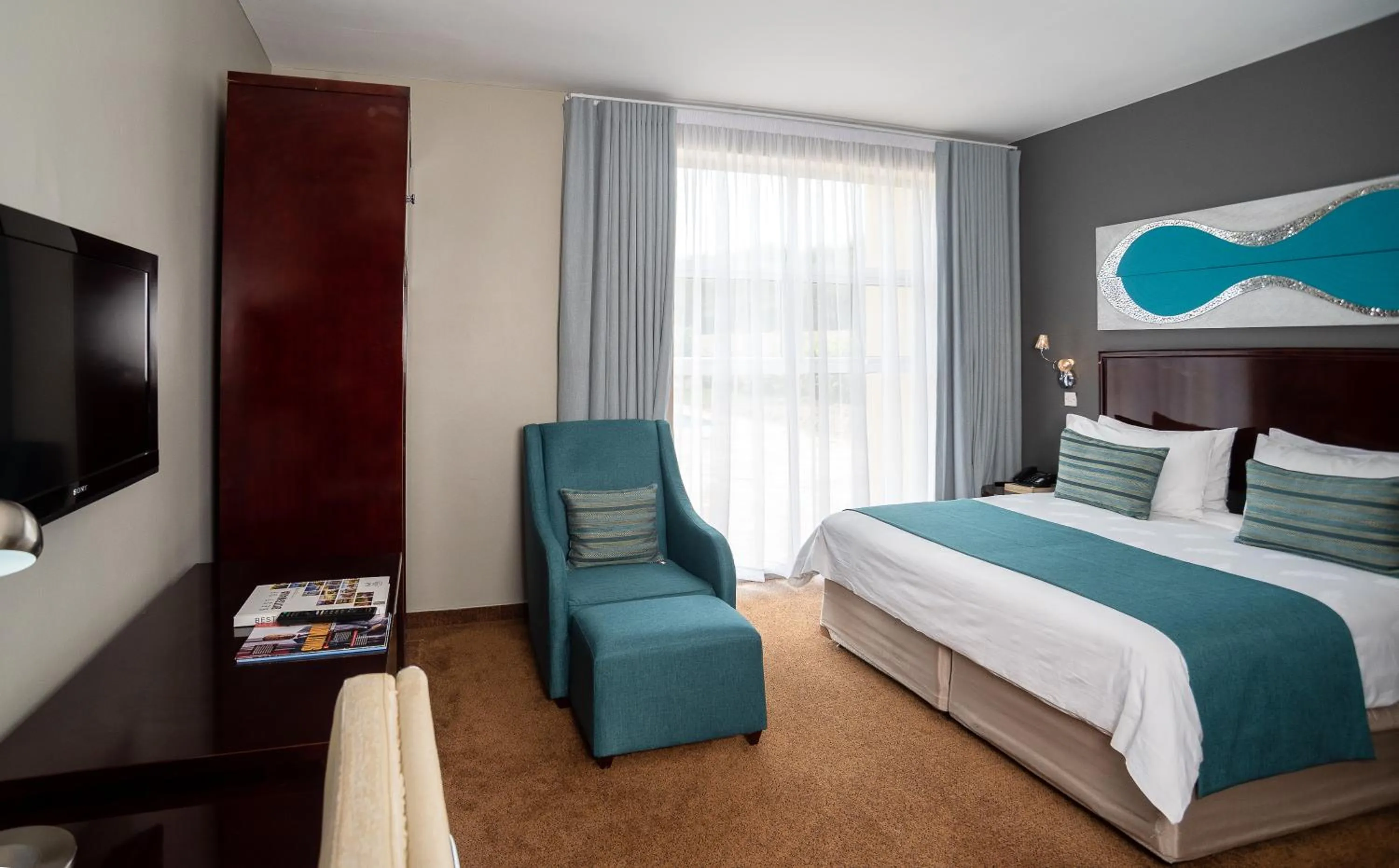 hair dresser, Bed in Tlotlo Hotel & Conference Centre