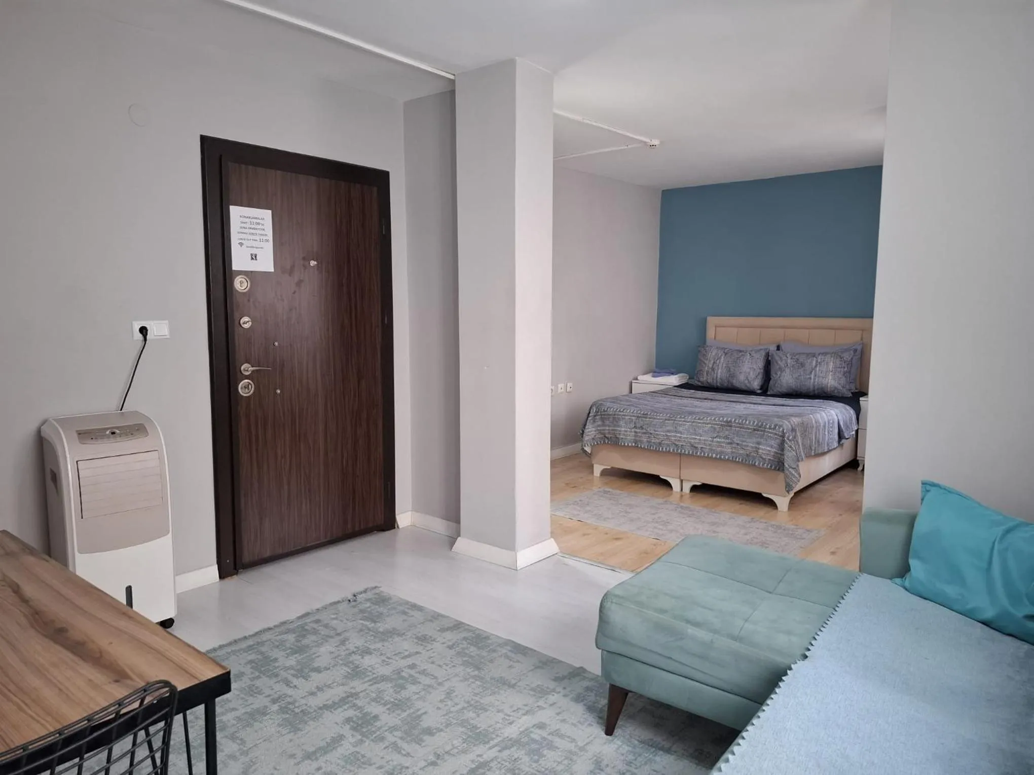 Photo of the whole room, Bed in Samlife Apart