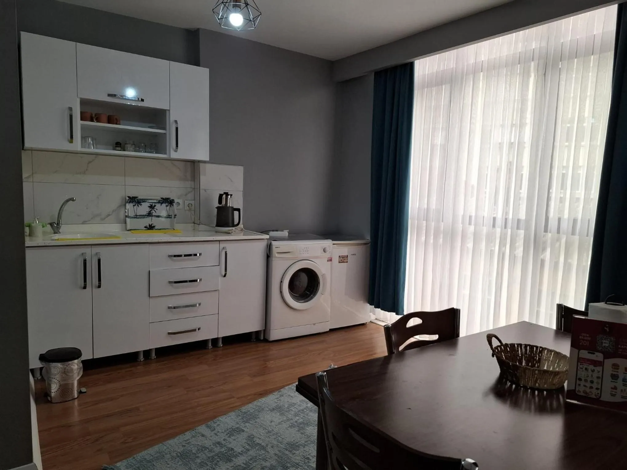 Kitchen or kitchenette in Samlife Apart
