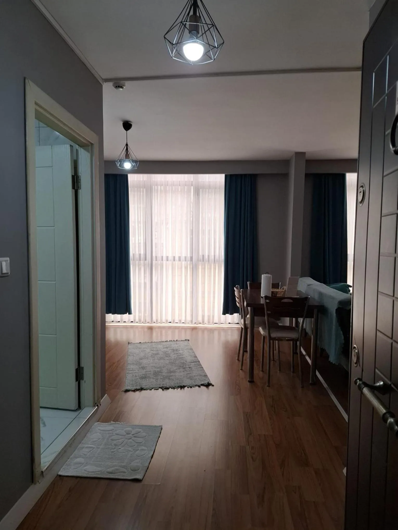 Dining area, Bed in Samlife Apart