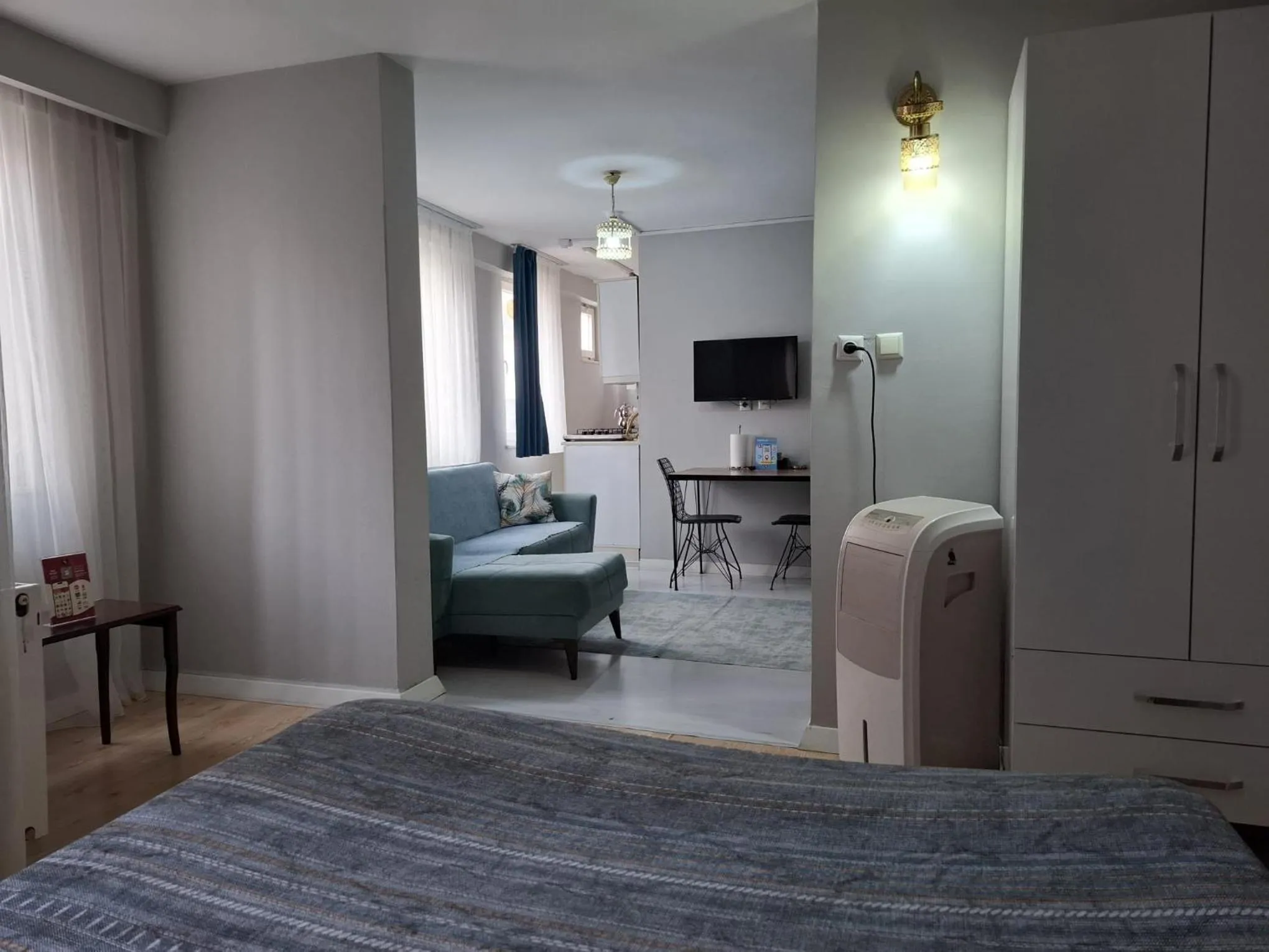 Communal lounge/ TV room, Bed in Samlife Apart