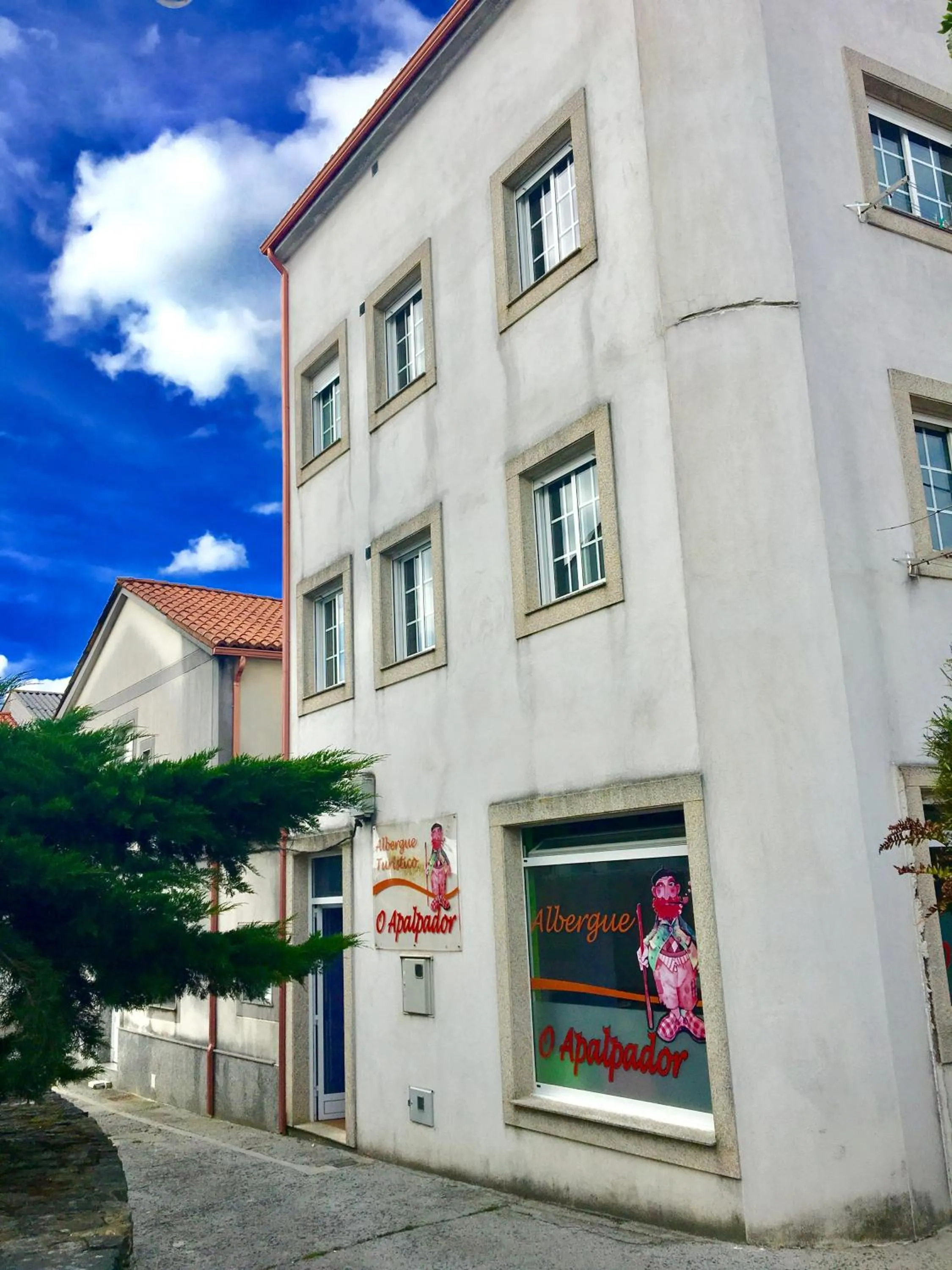 Property building in Albergue o Apalpador