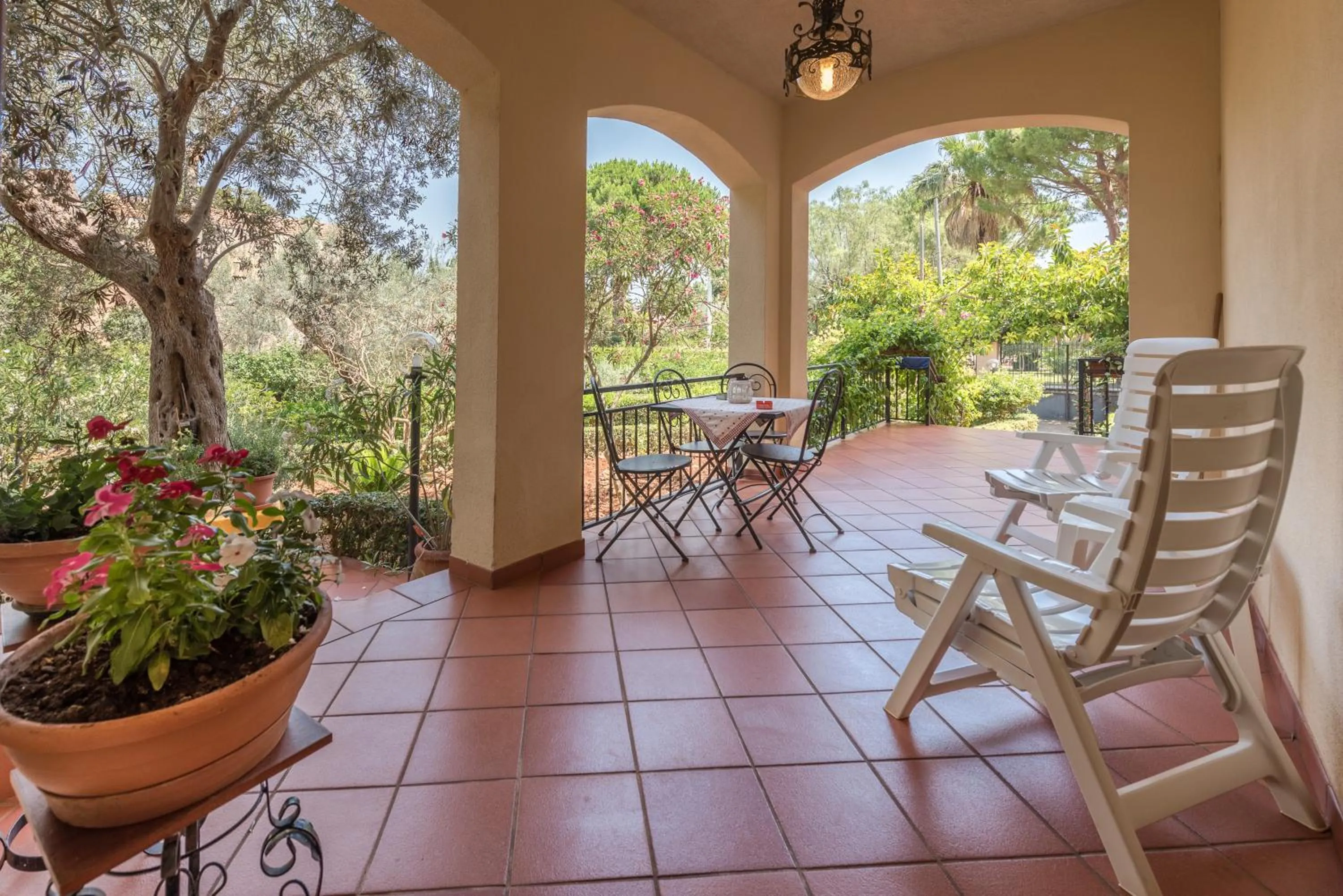 Patio in Green Garden 2017